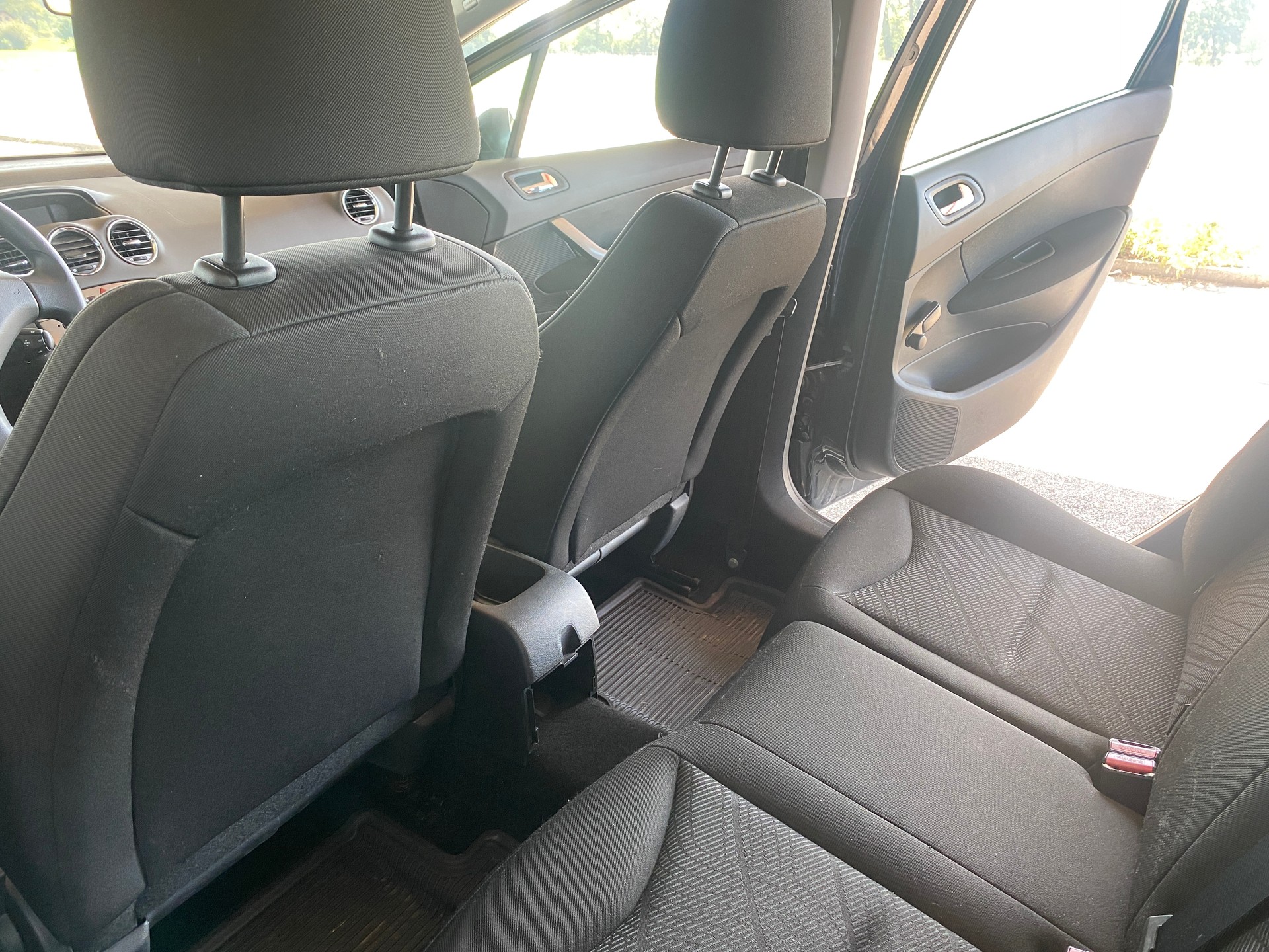 PEUGEOT 308 SW 1.6 HDI Active EGS6-image-6