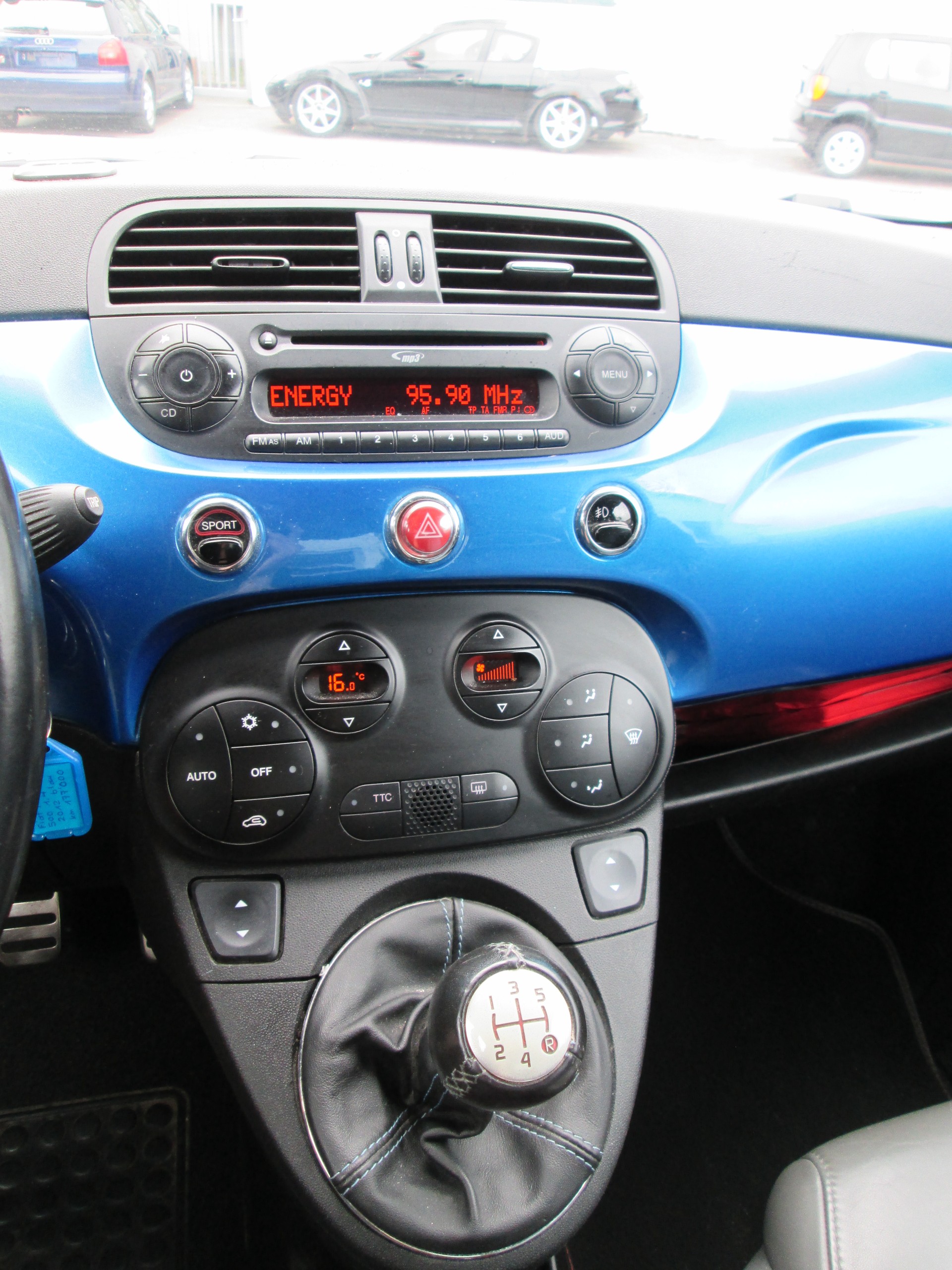 FIAT 500 1.4 16V Turbo Abarth Borrani Edition-image-12