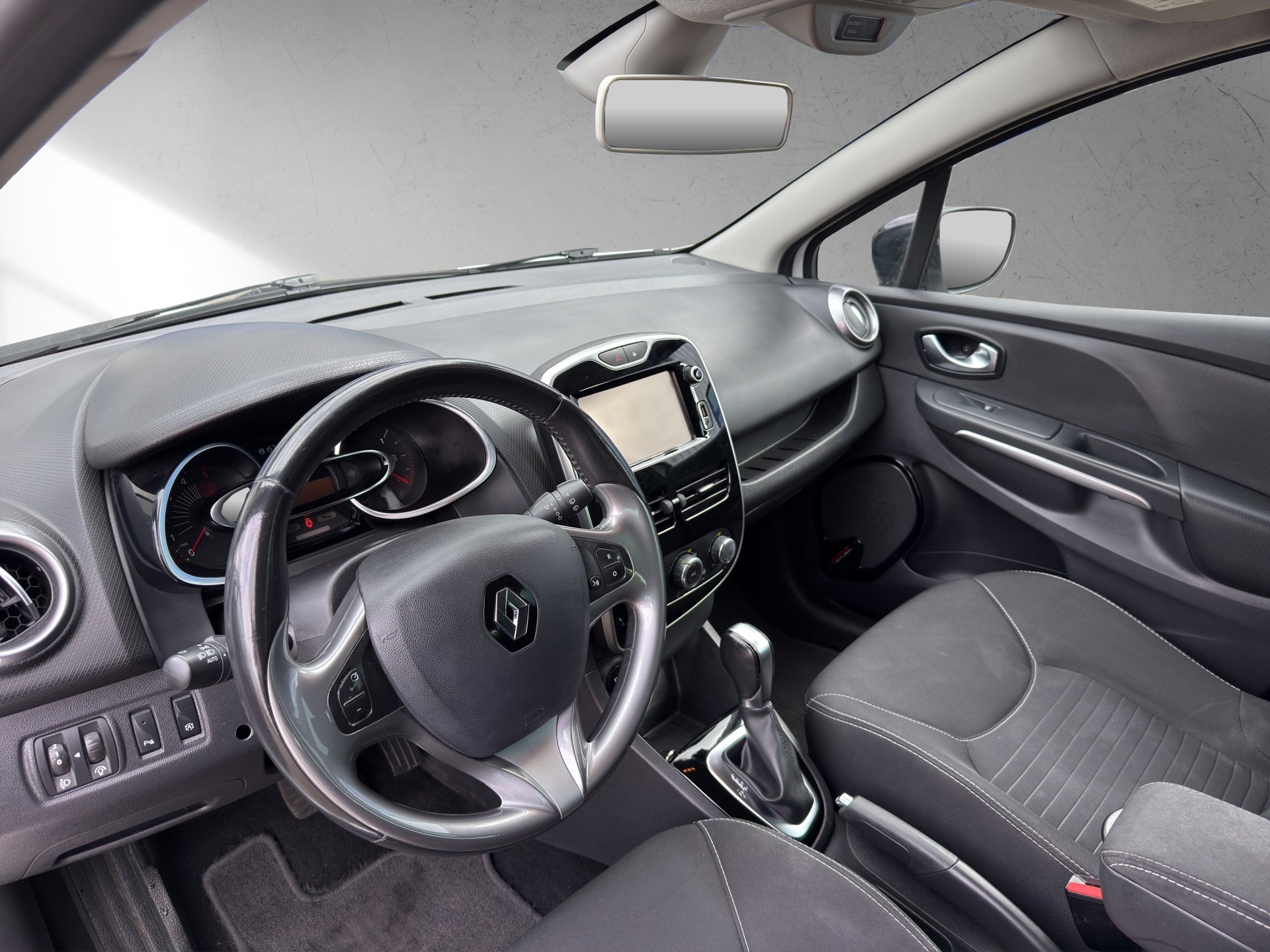 RENAULT Clio 1.5 dCi Limited EDC-image-5