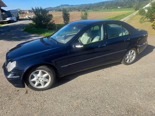 MERCEDES-BENZ C 240 Elégance-image-2
