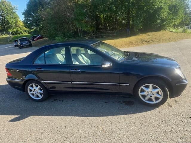 MERCEDES-BENZ C 240 Elégance-image-1