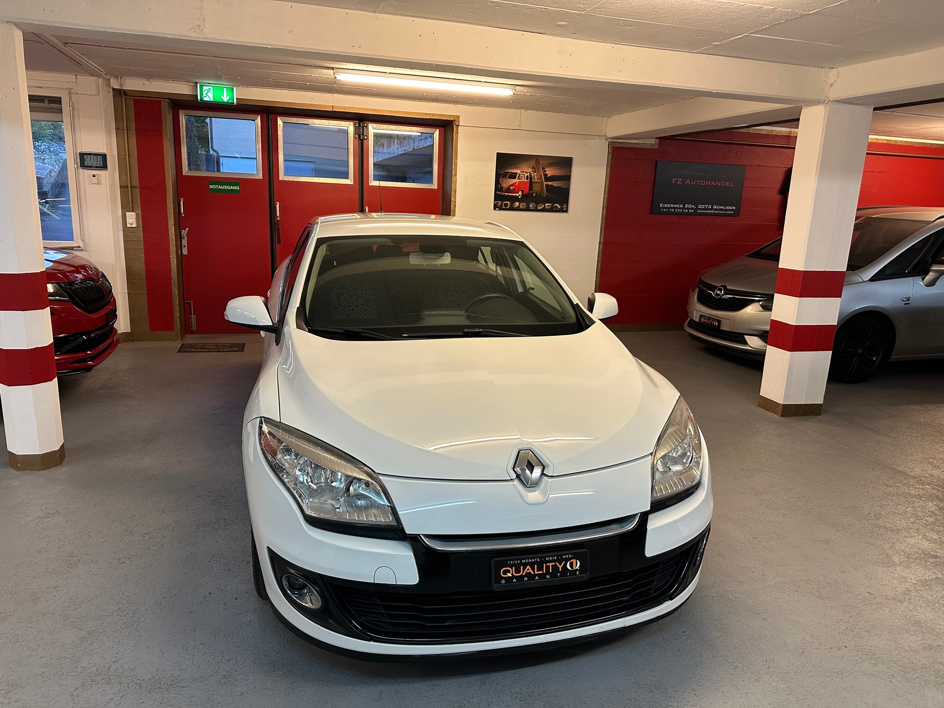 RENAULT Mégane Grandtour 2.0 16V Dynamique CVT-image-2