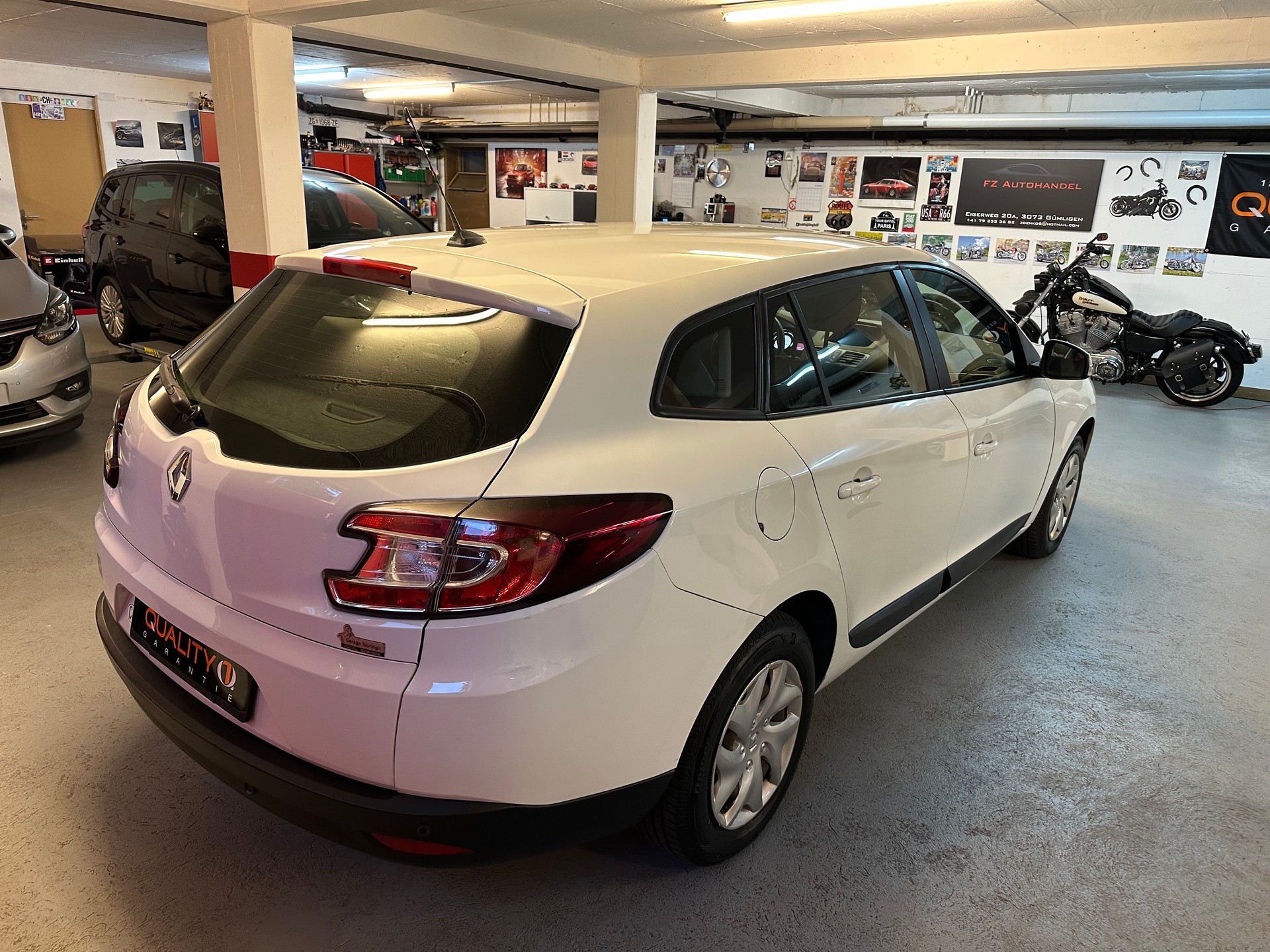 RENAULT Mégane Grandtour 2.0 16V Dynamique CVT-image-5
