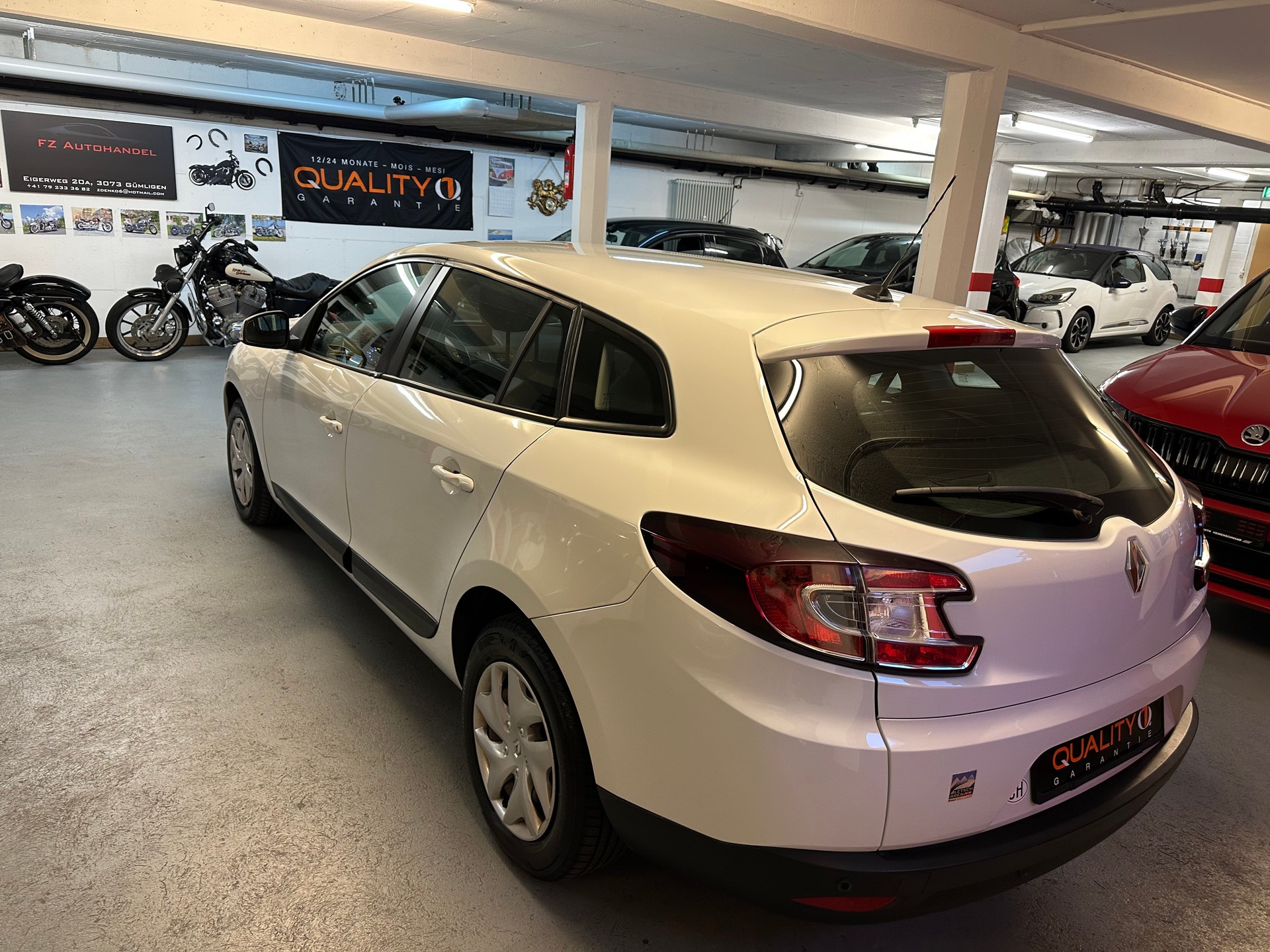 RENAULT Mégane Grandtour 2.0 16V Dynamique CVT-image-4