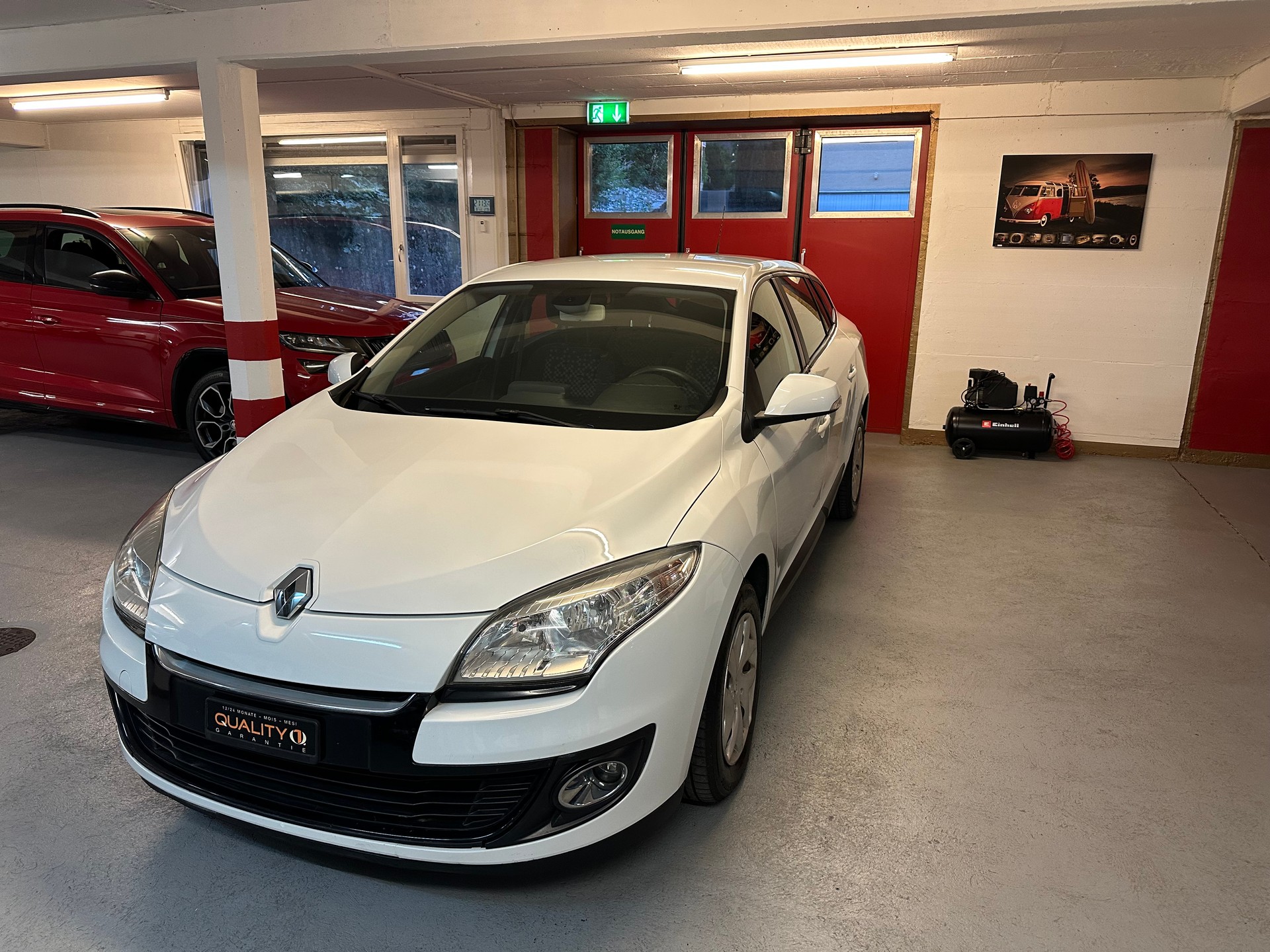 RENAULT Mégane Grandtour 2.0 16V Dynamique CVT-image-3