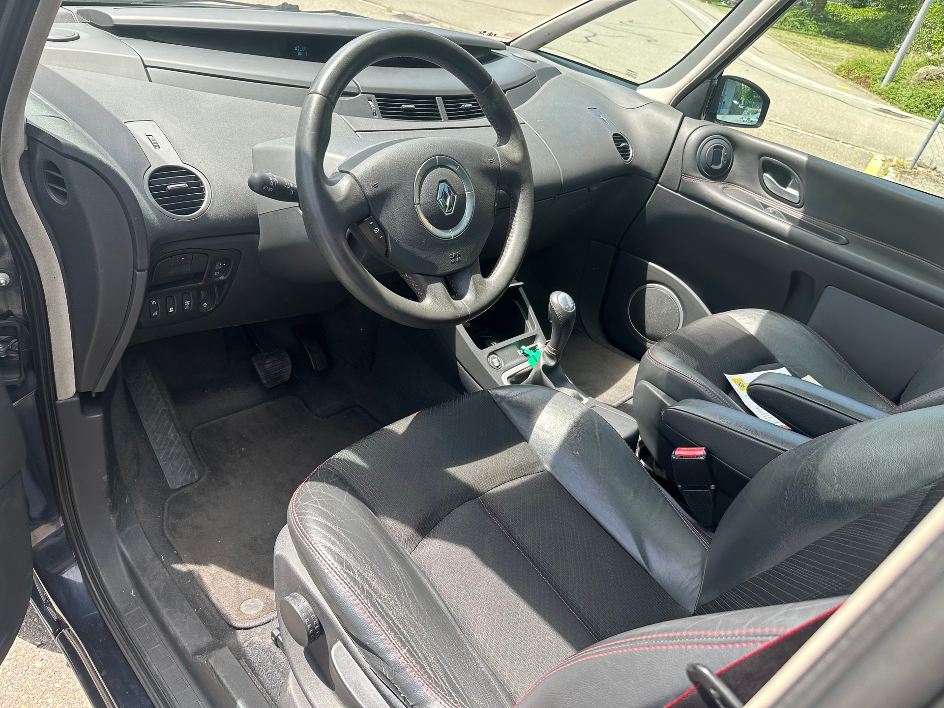 RENAULT Espace 2.0 dCi Swiss Edition Automatic-image-11