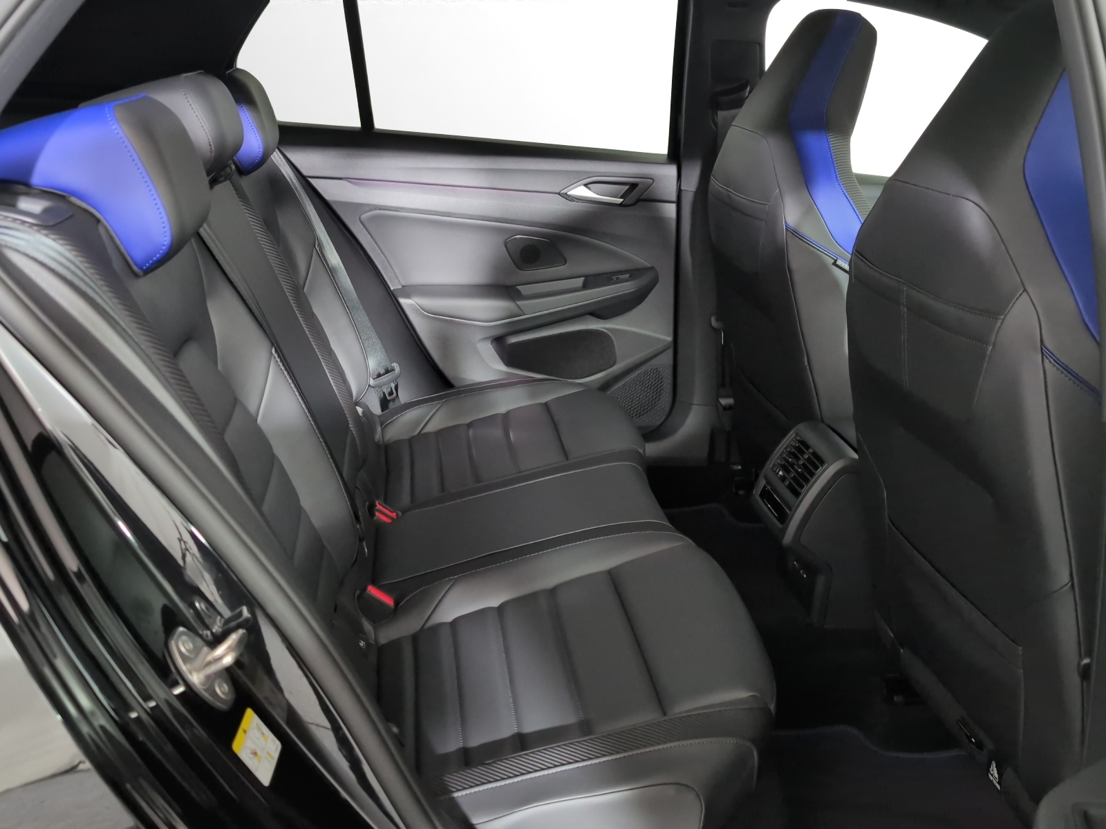 VW Golf 2.0 TSI R DSG 4 Motion-image-9