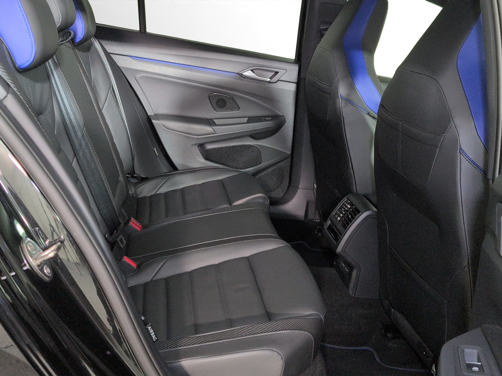VW Golf 2.0 TSI R DSG 4 Motion-image-9