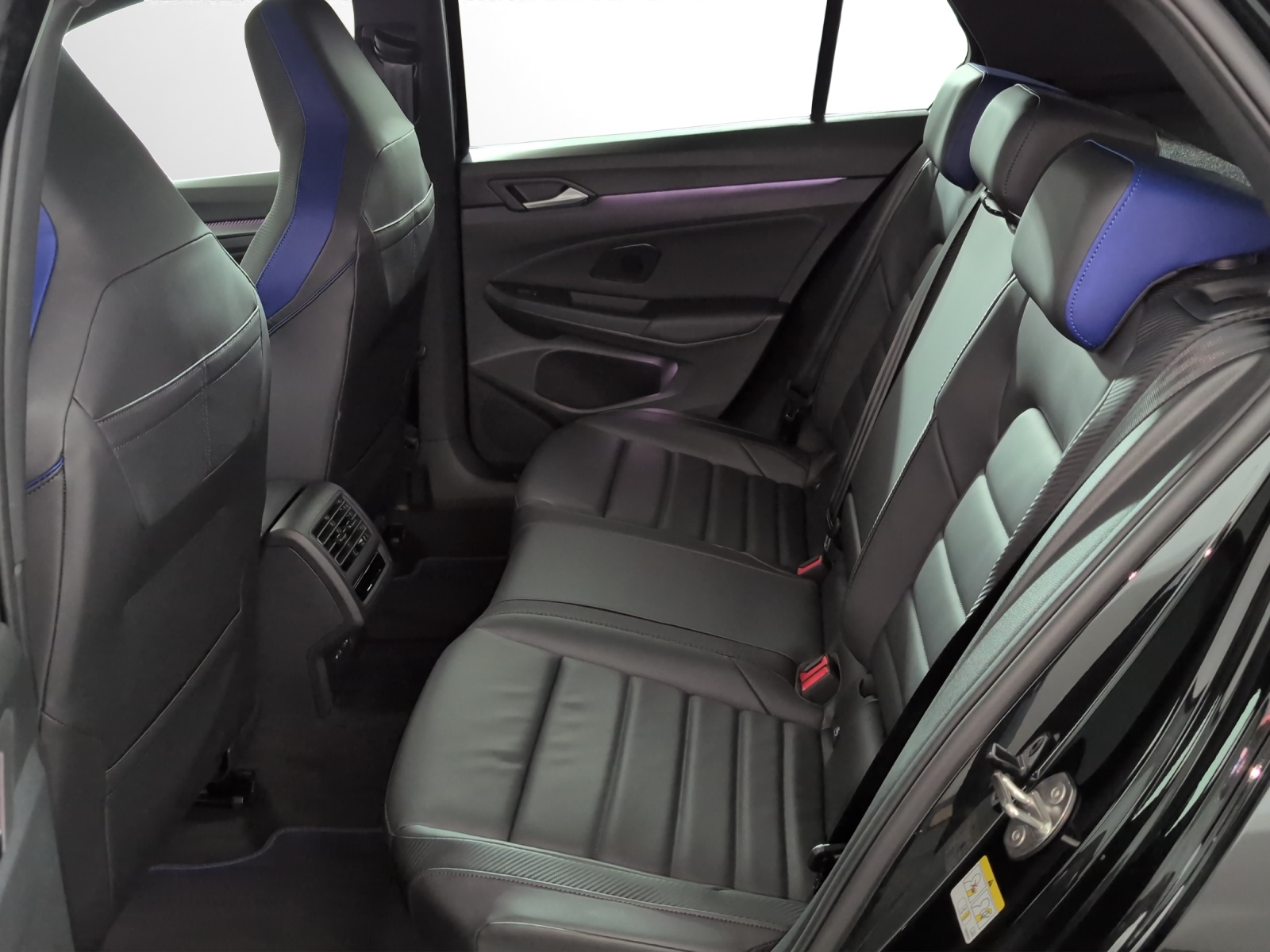 VW Golf 2.0 TSI R DSG 4 Motion-image-8