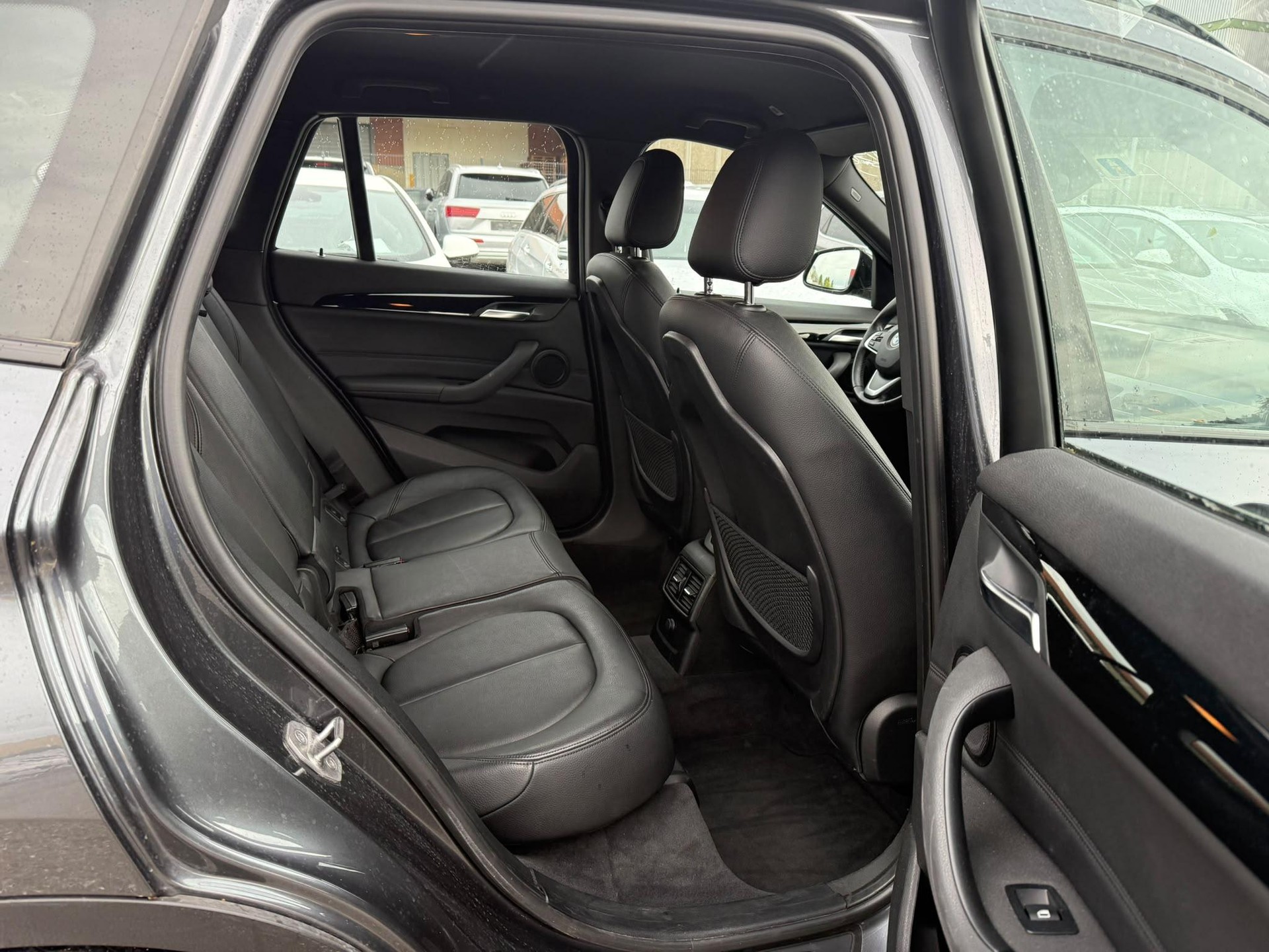 BMW X1 F48 25i xDrive SAG-image-11
