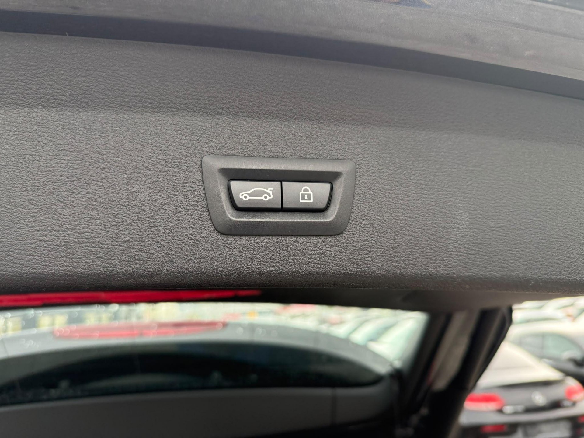 BMW X1 F48 25i xDrive SAG-image-12