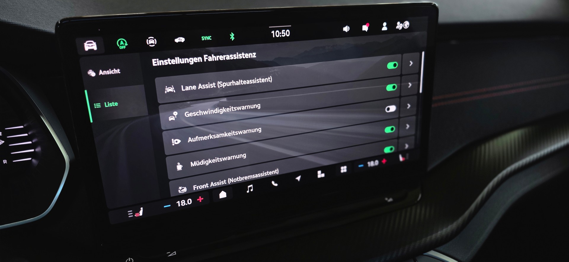 SKODA Octavia Combi 2.0 TSI DSG RS *AHK*Panoramadach* Sitzheizung* Spurhalteassistent& Abstandsregler* HeadUpDisplay*-image-21