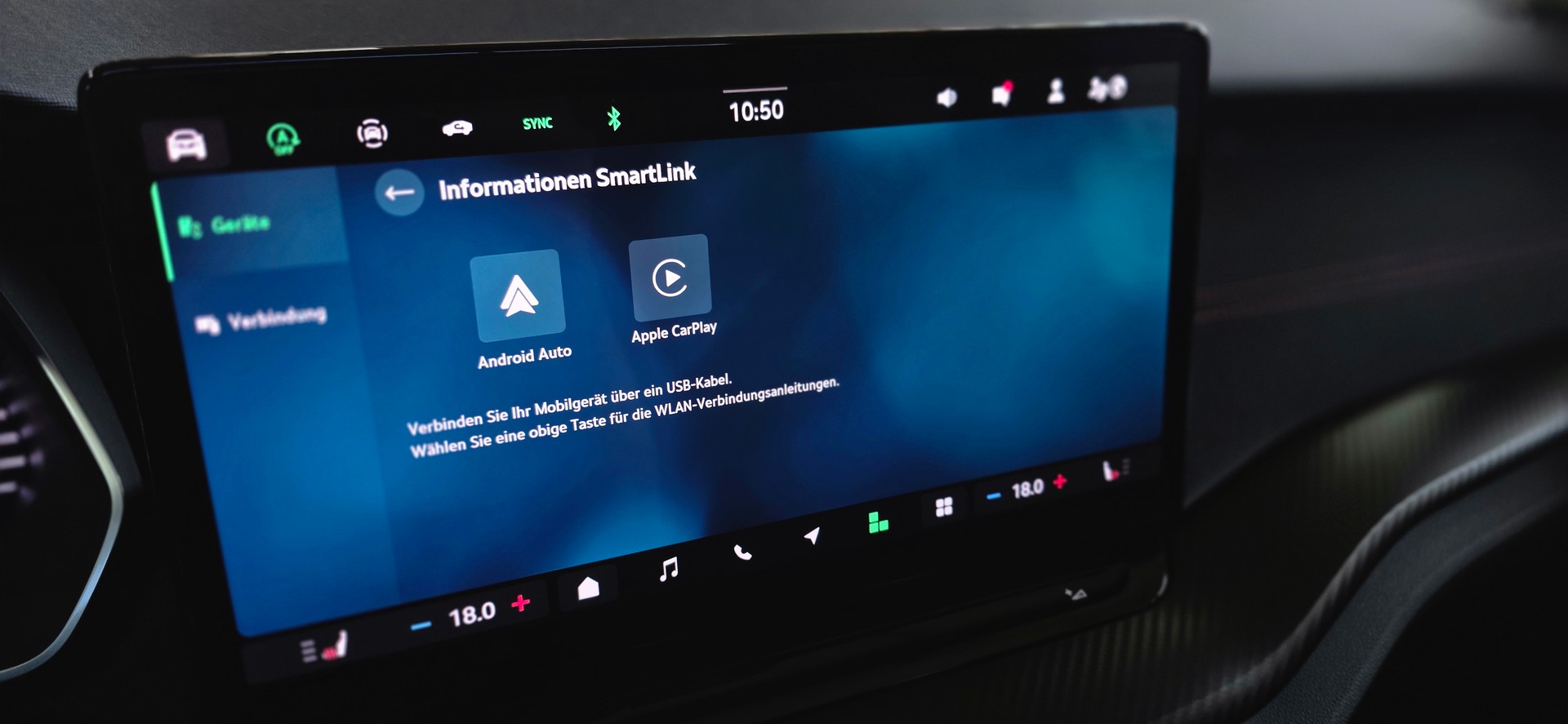 SKODA Octavia Combi 2.0 TSI DSG RS *AHK*Panoramadach* Sitzheizung* Spurhalteassistent& Abstandsregler* HeadUpDisplay*-image-22
