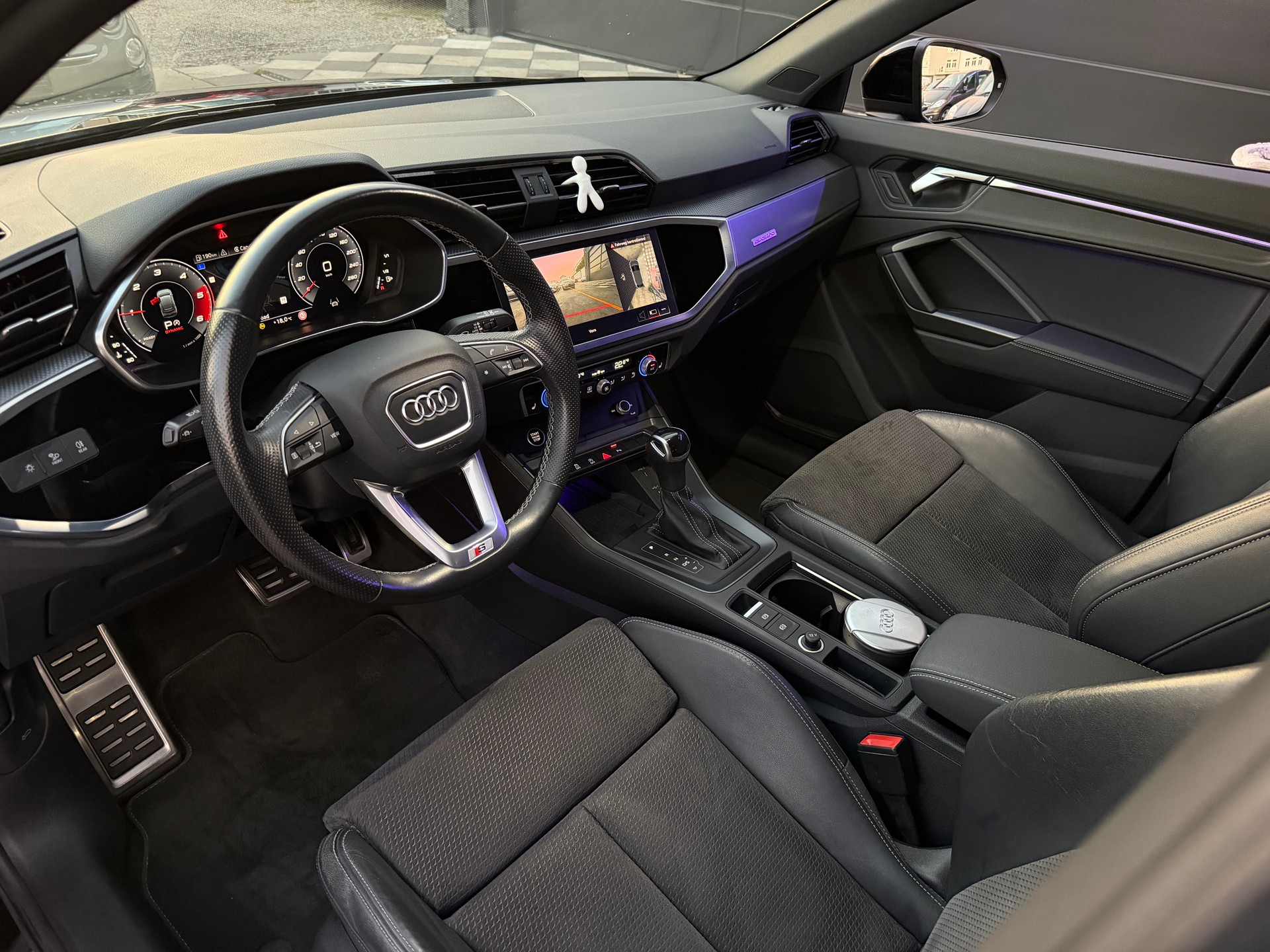 AUDI Q3 Sportback 40 TDI S line Attraction quattro S-tronic-image-10