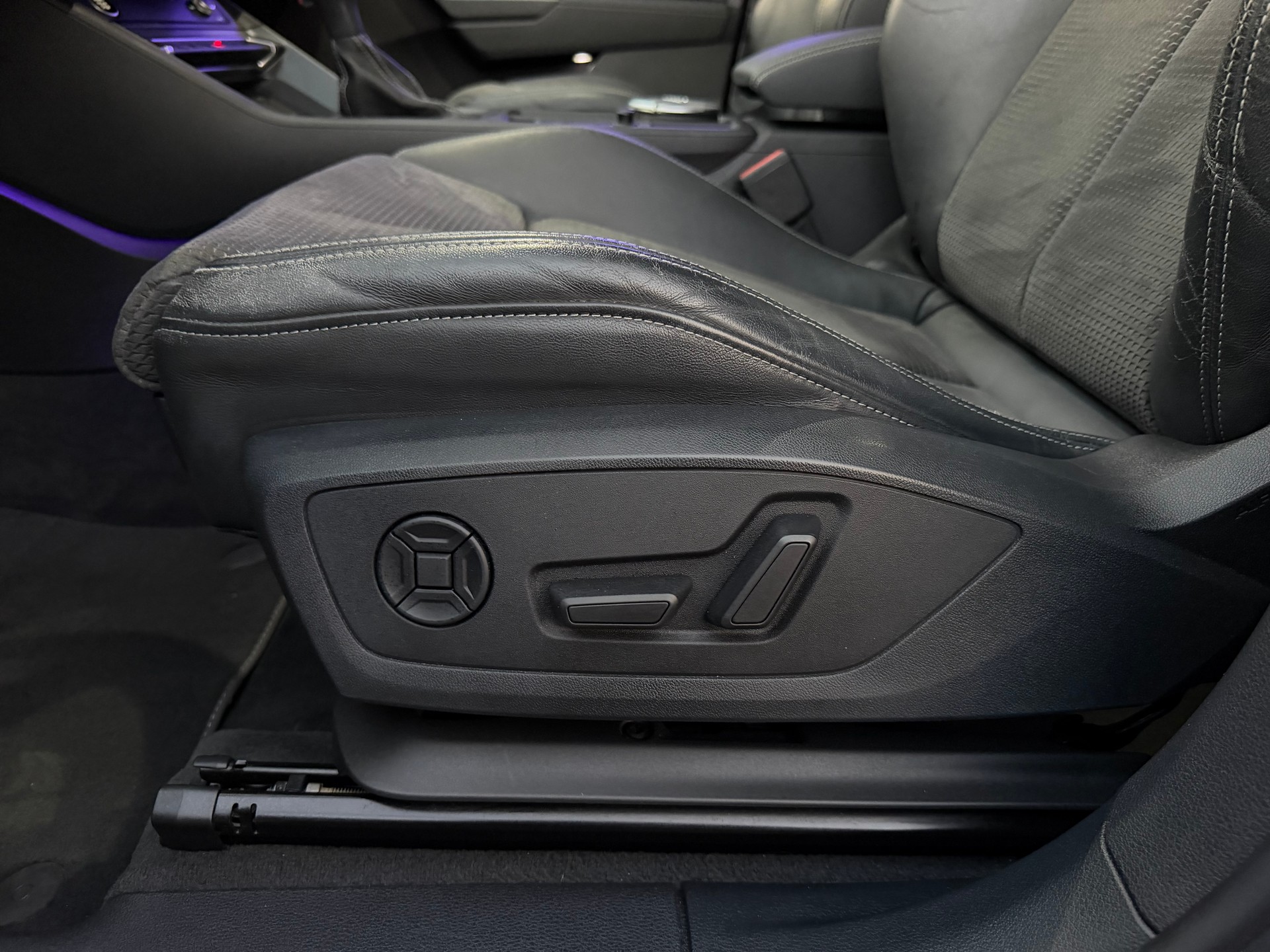 AUDI Q3 Sportback 40 TDI S line Attraction quattro S-tronic-image-12