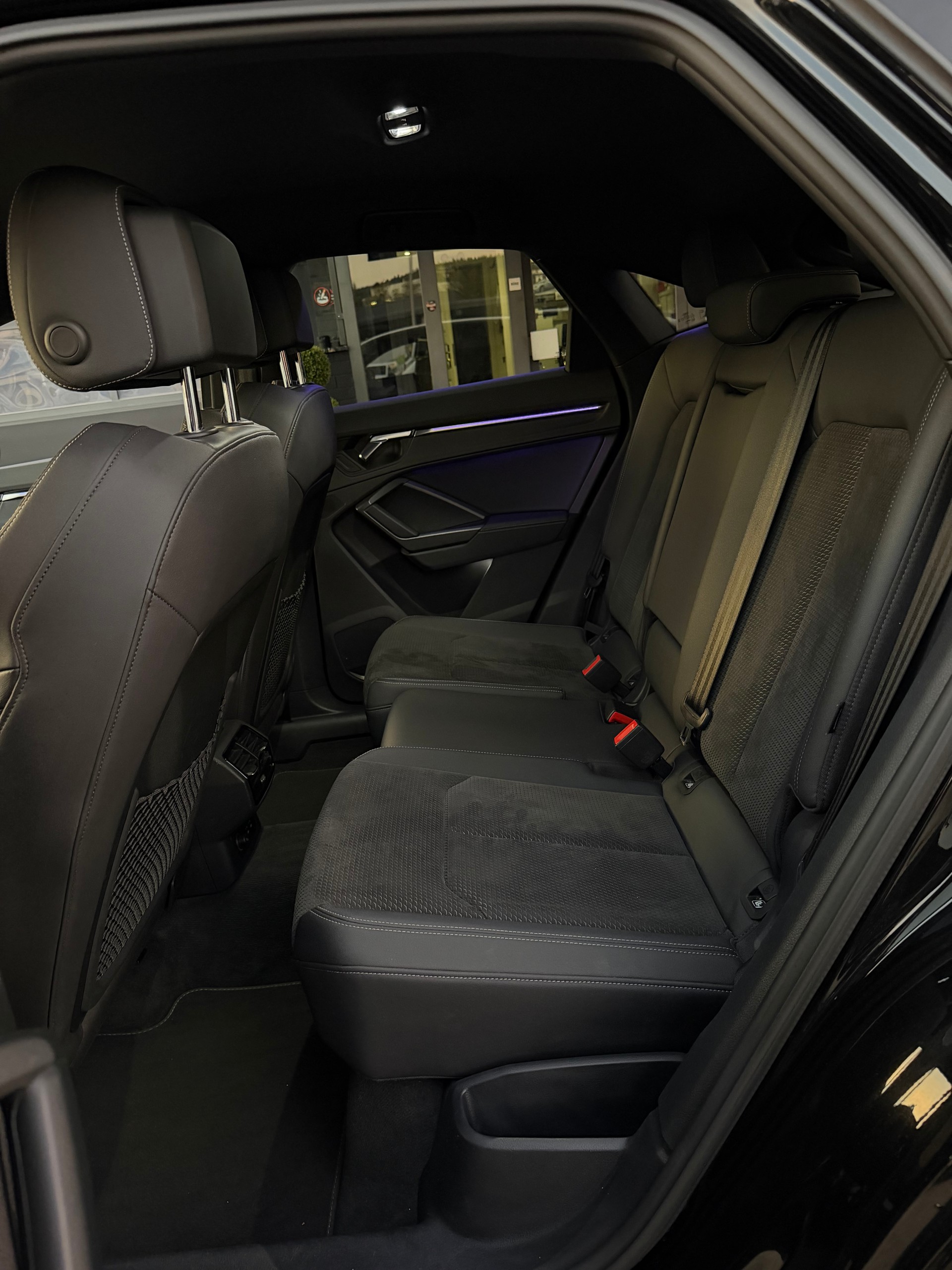 AUDI Q3 Sportback 40 TDI S line Attraction quattro S-tronic-image-26