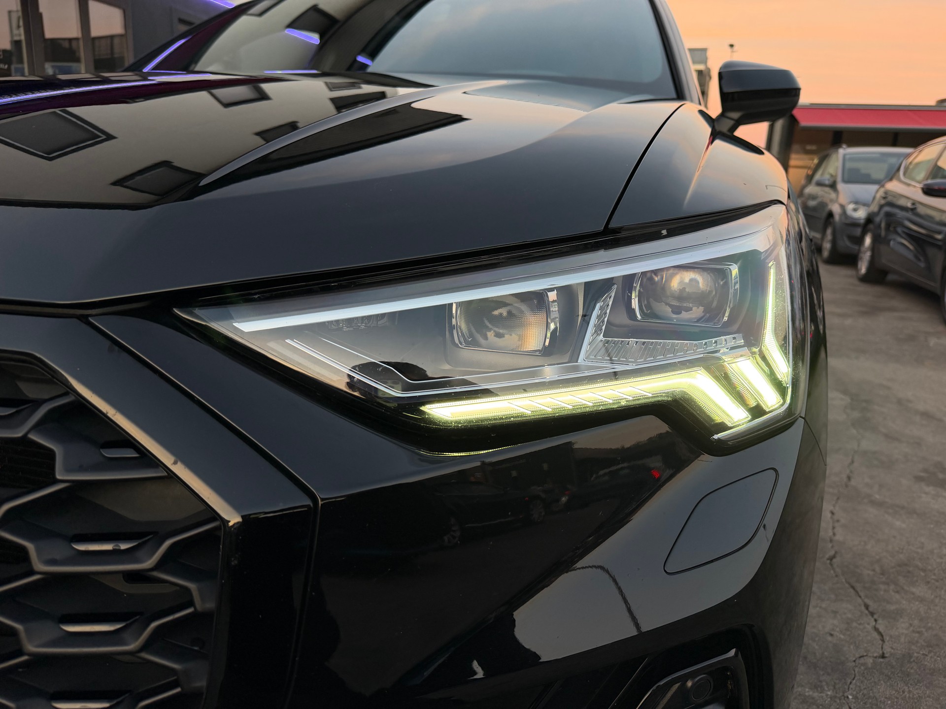 AUDI Q3 Sportback 40 TDI S line Attraction quattro S-tronic-image-9
