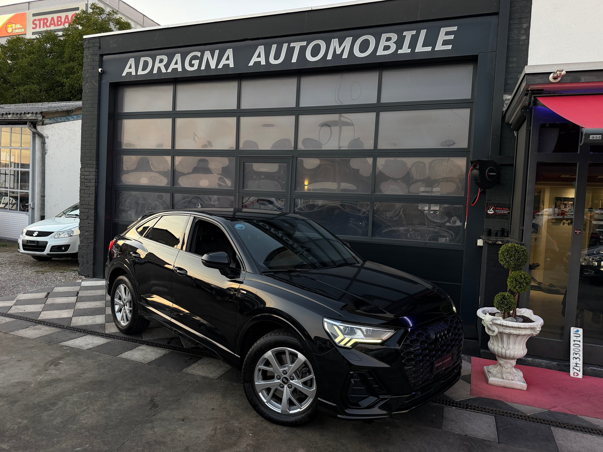 AUDI Q3 Sportback 40 TDI S line Attraction quattro S-tronic-image-3