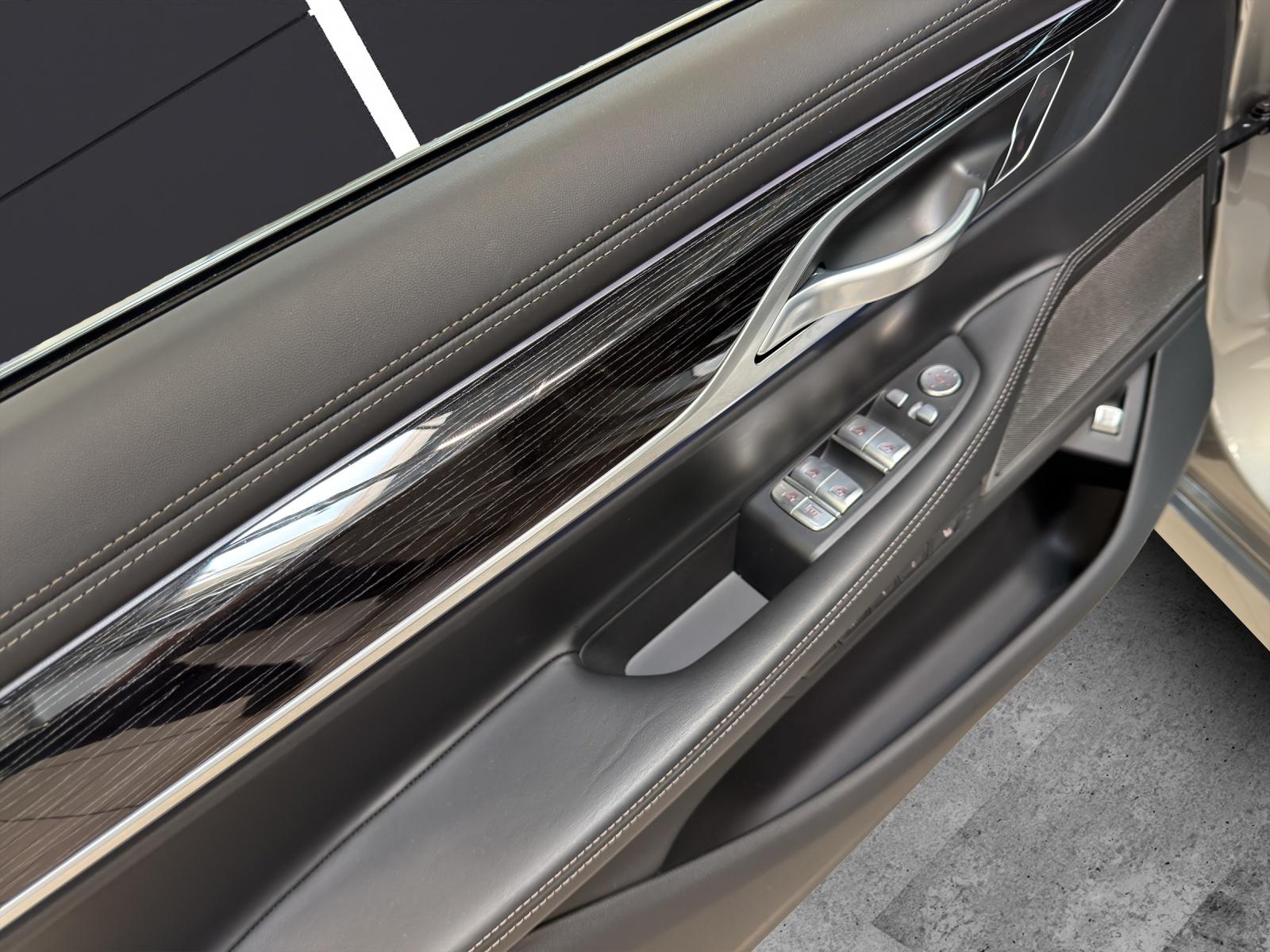 BMW 750i xDrive SAG M Sport Executive Drive Pro-image-14