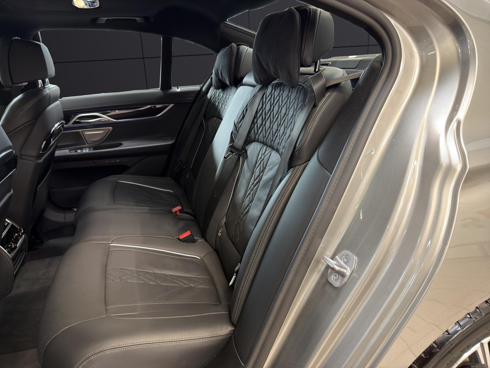 BMW 750i xDrive SAG M Sport Executive Drive Pro-image-17