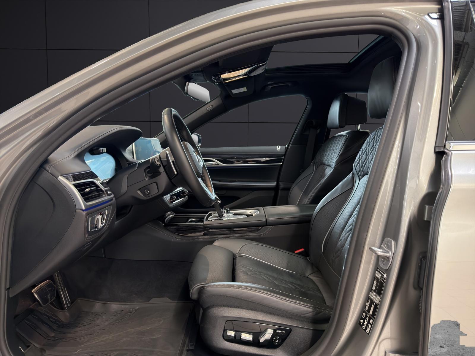 BMW 750i xDrive SAG M Sport Executive Drive Pro-image-9