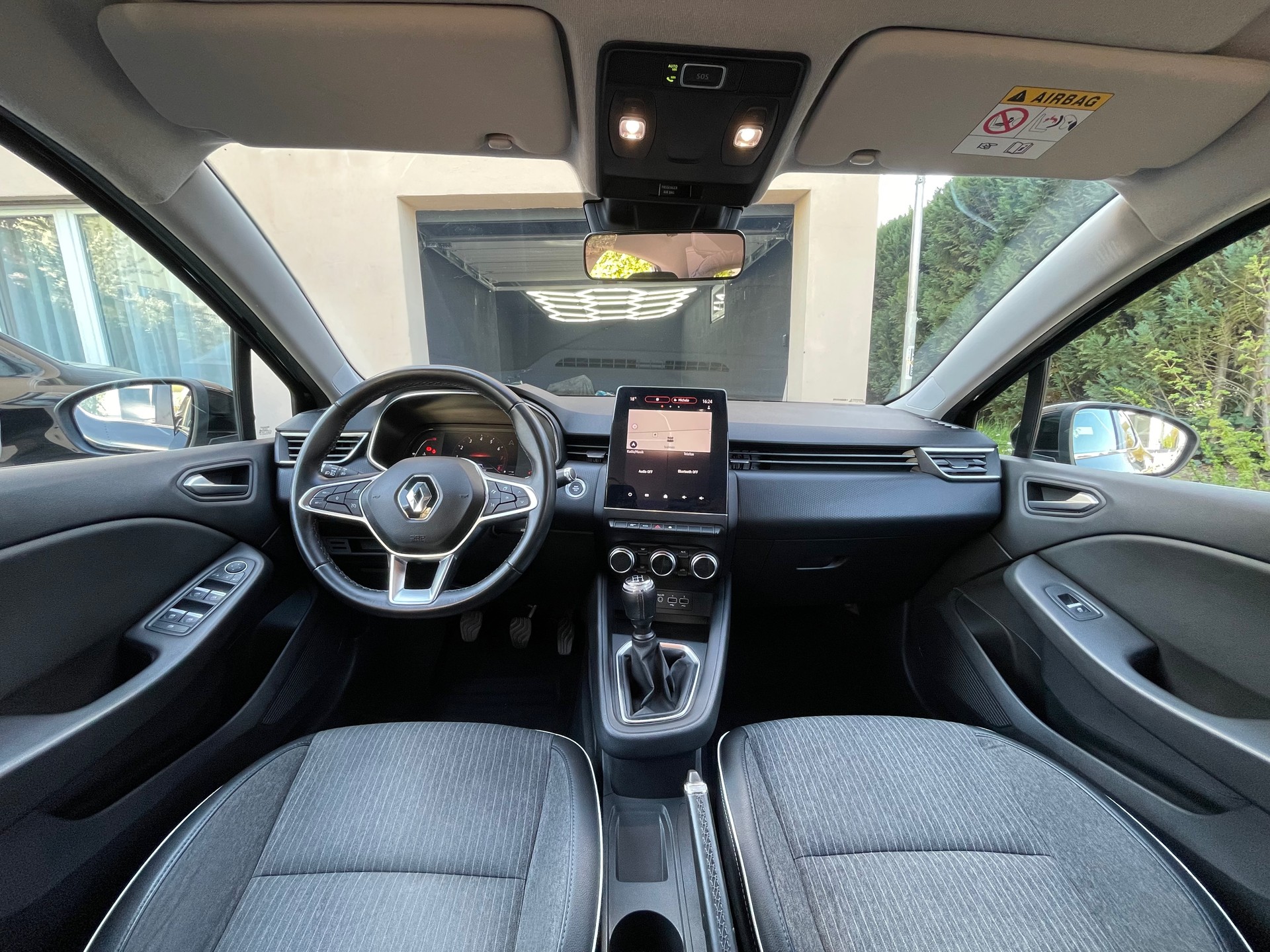 RENAULT 1.0 TCe 100 Intens-image-9