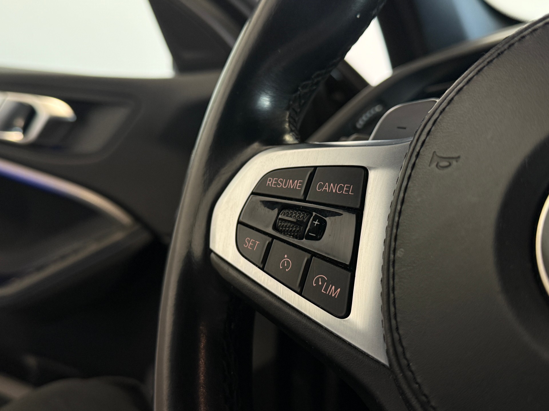 BMW M135i xDrive Steptronic *Panoramadach*-image-5