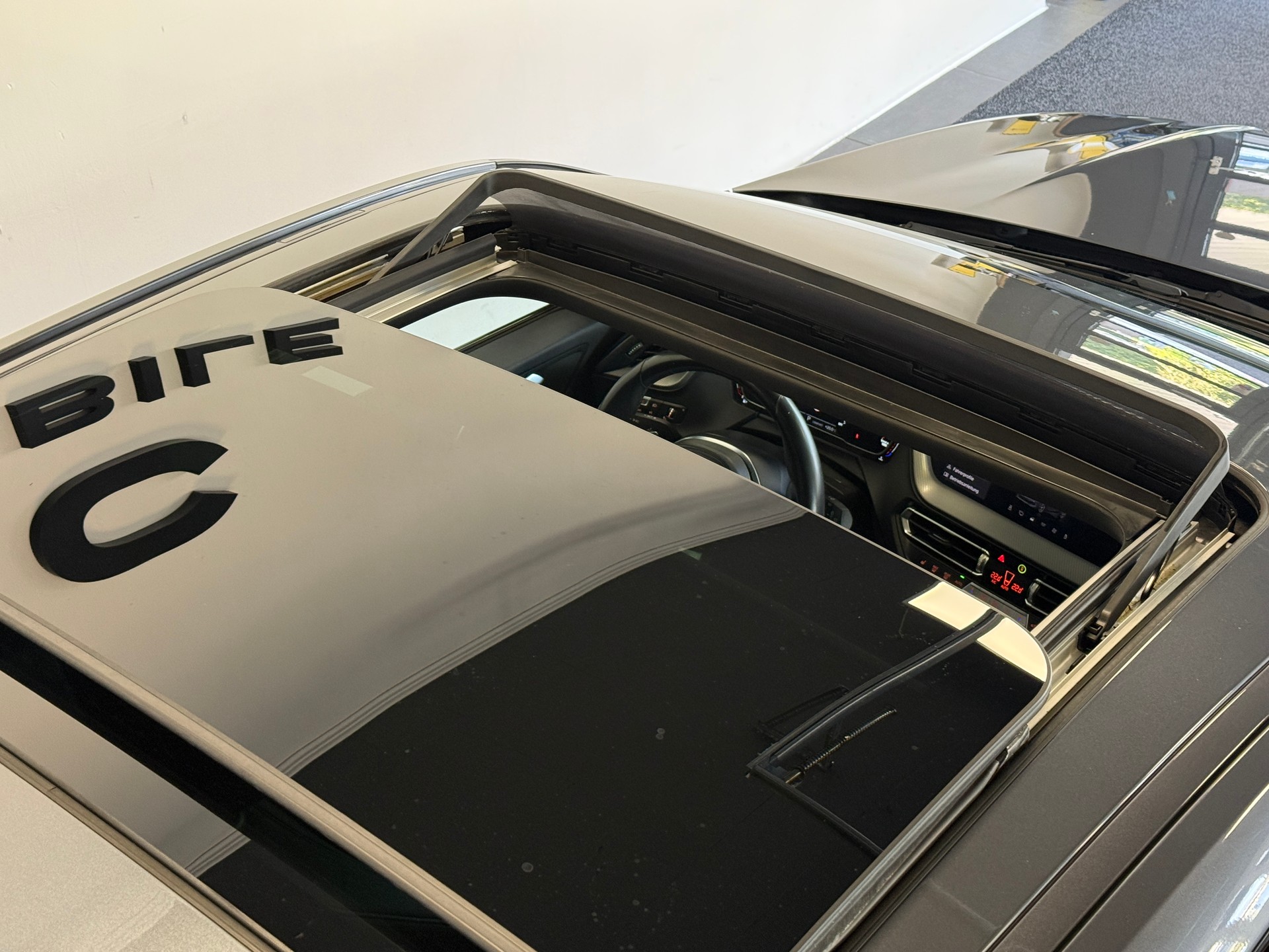BMW M135i xDrive Steptronic *Panoramadach*-image-3