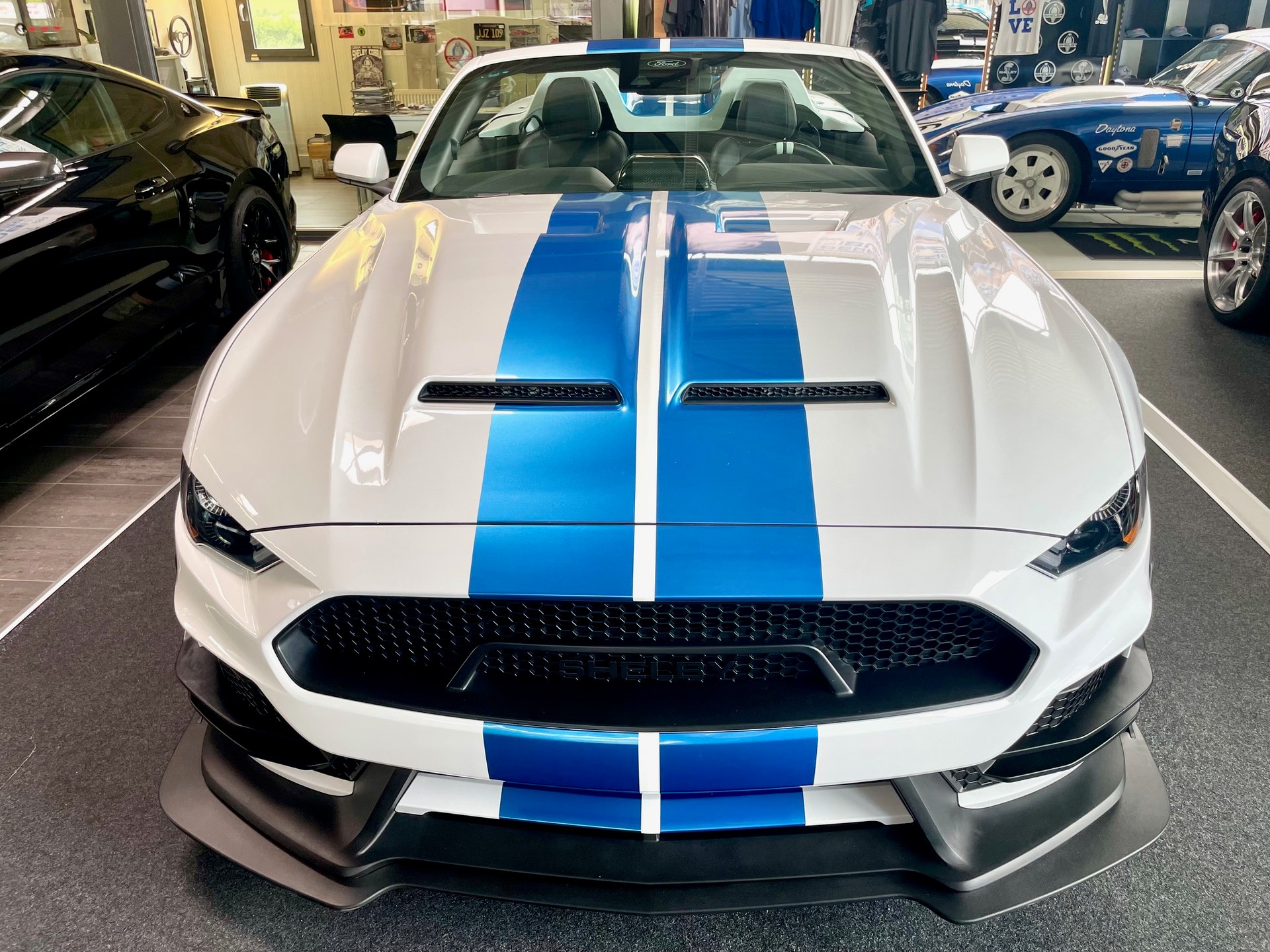 FORD Shelby Super Snake Cabrio-image-4