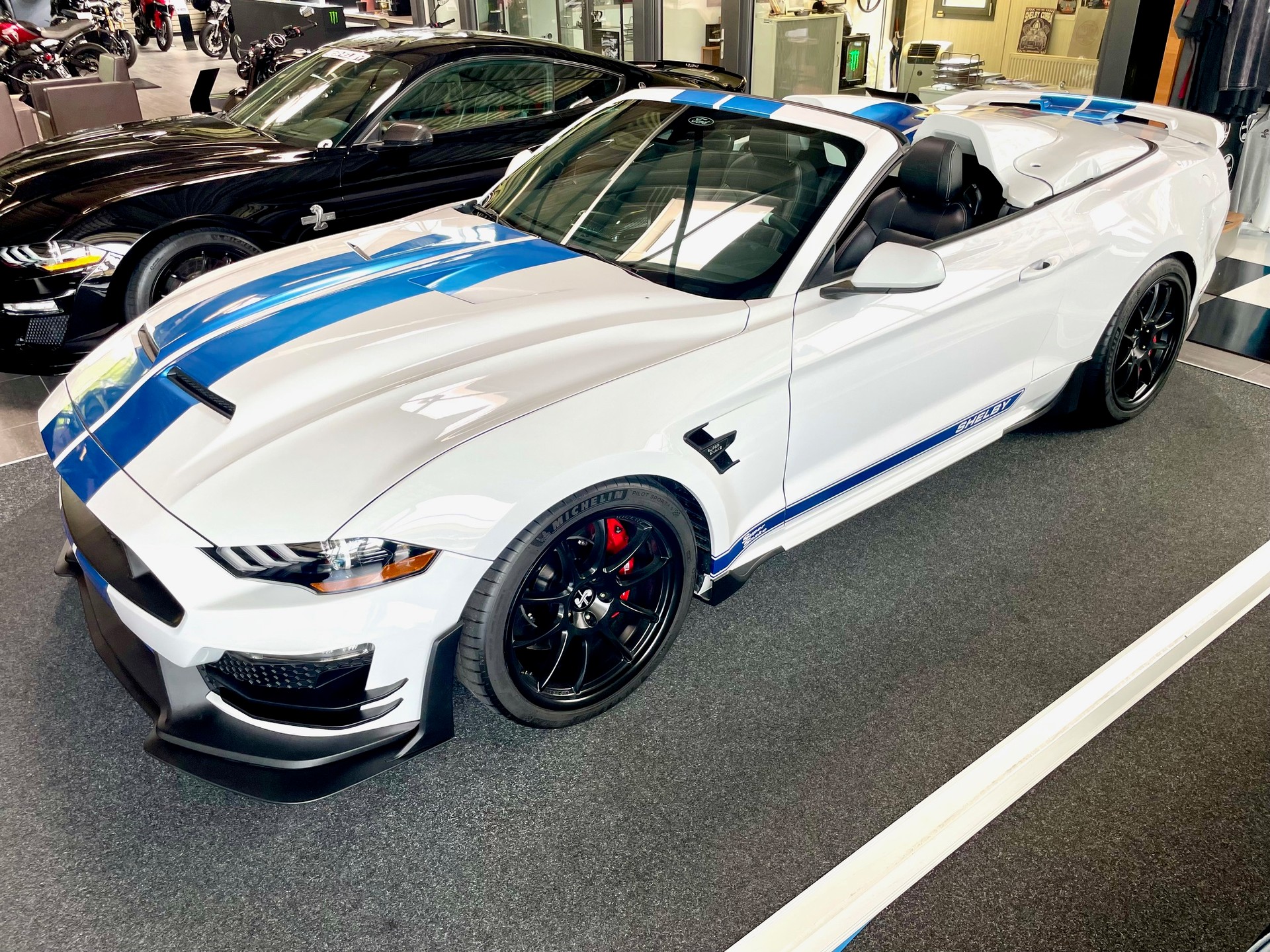 FORD Shelby Super Snake Cabrio-image-0