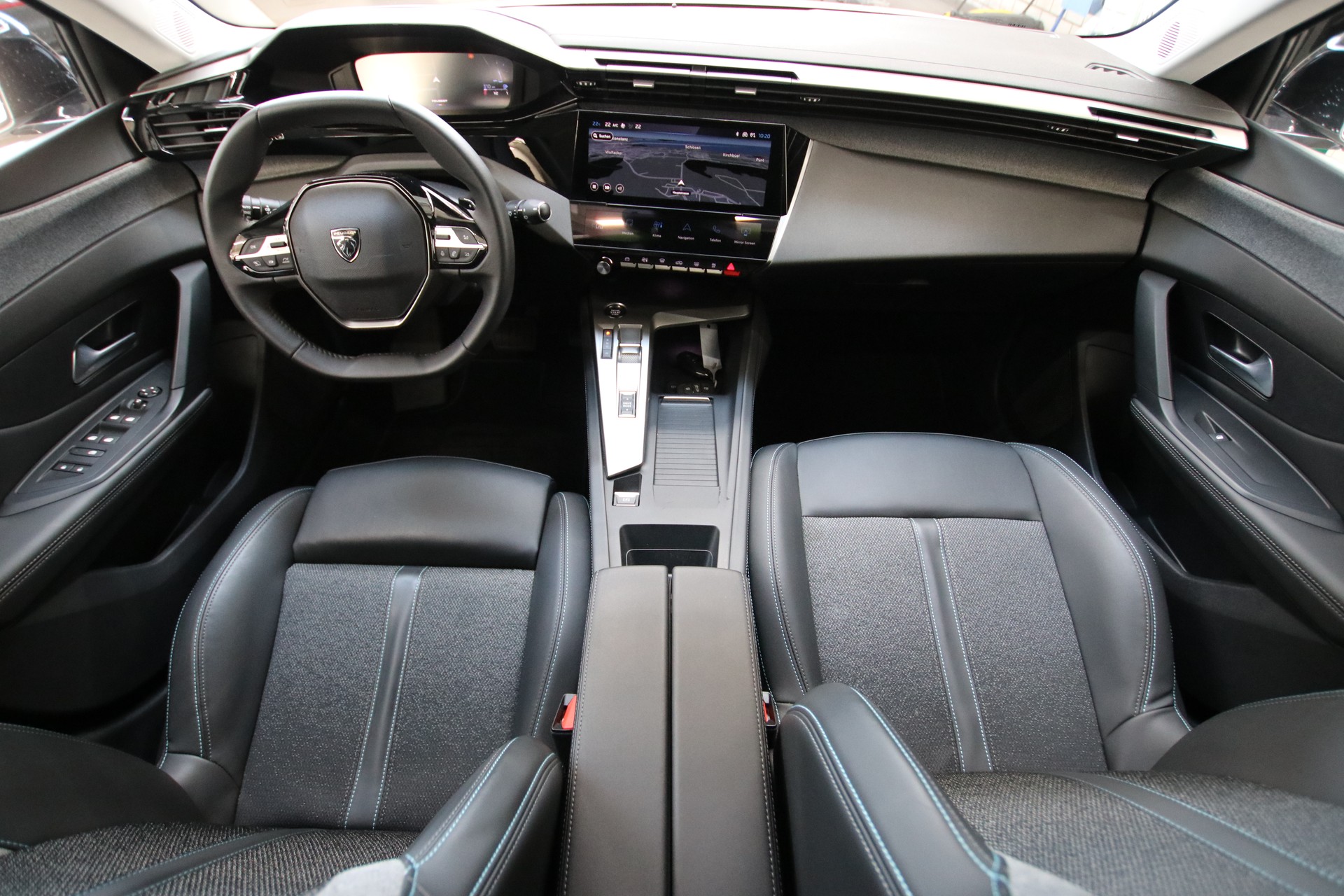 PEUGEOT 308 SW 1.2 Pure Tech Allure EAT8-image-9