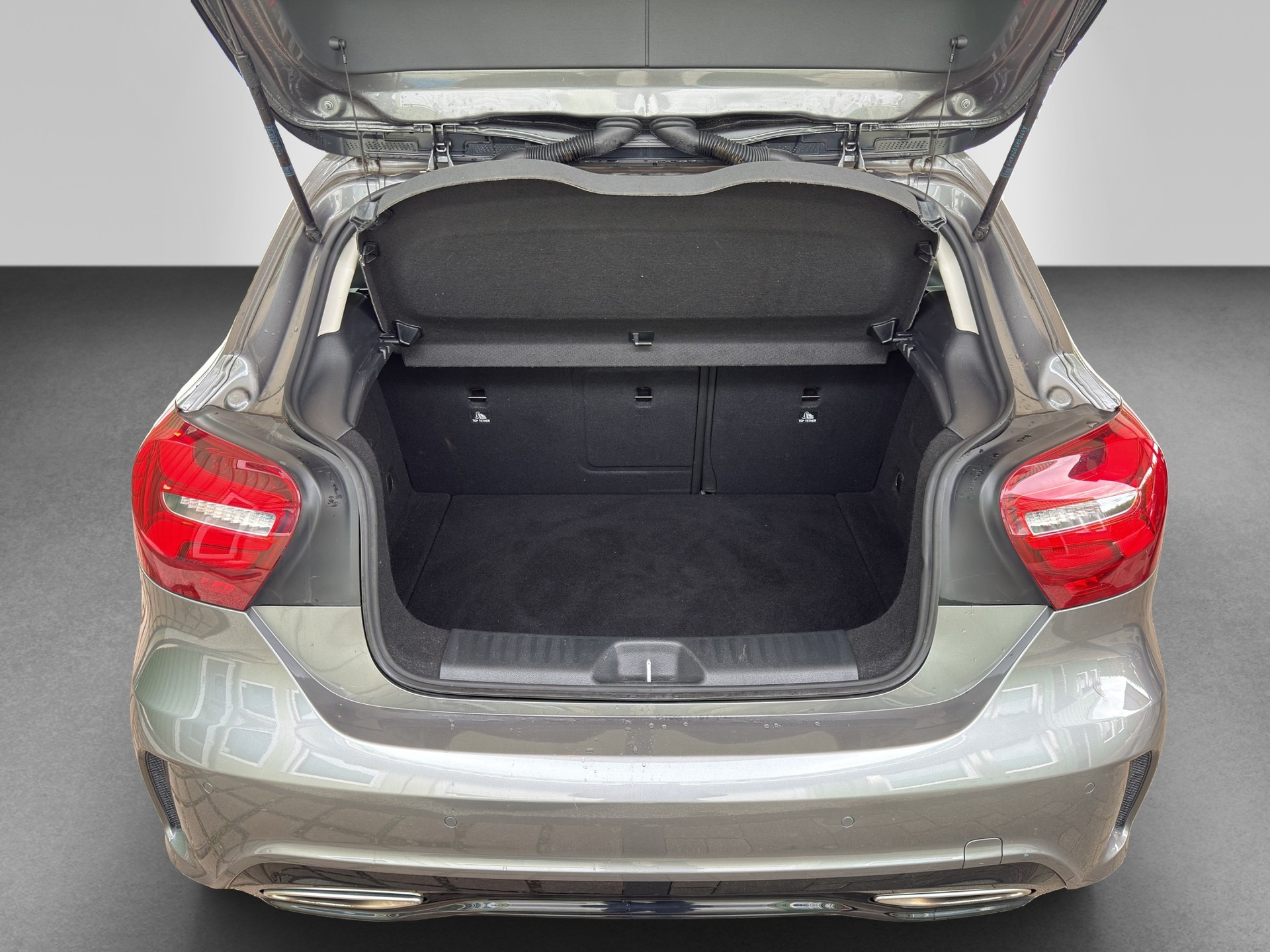 MERCEDES-BENZ A 200 Style 7G-DCT-image-16