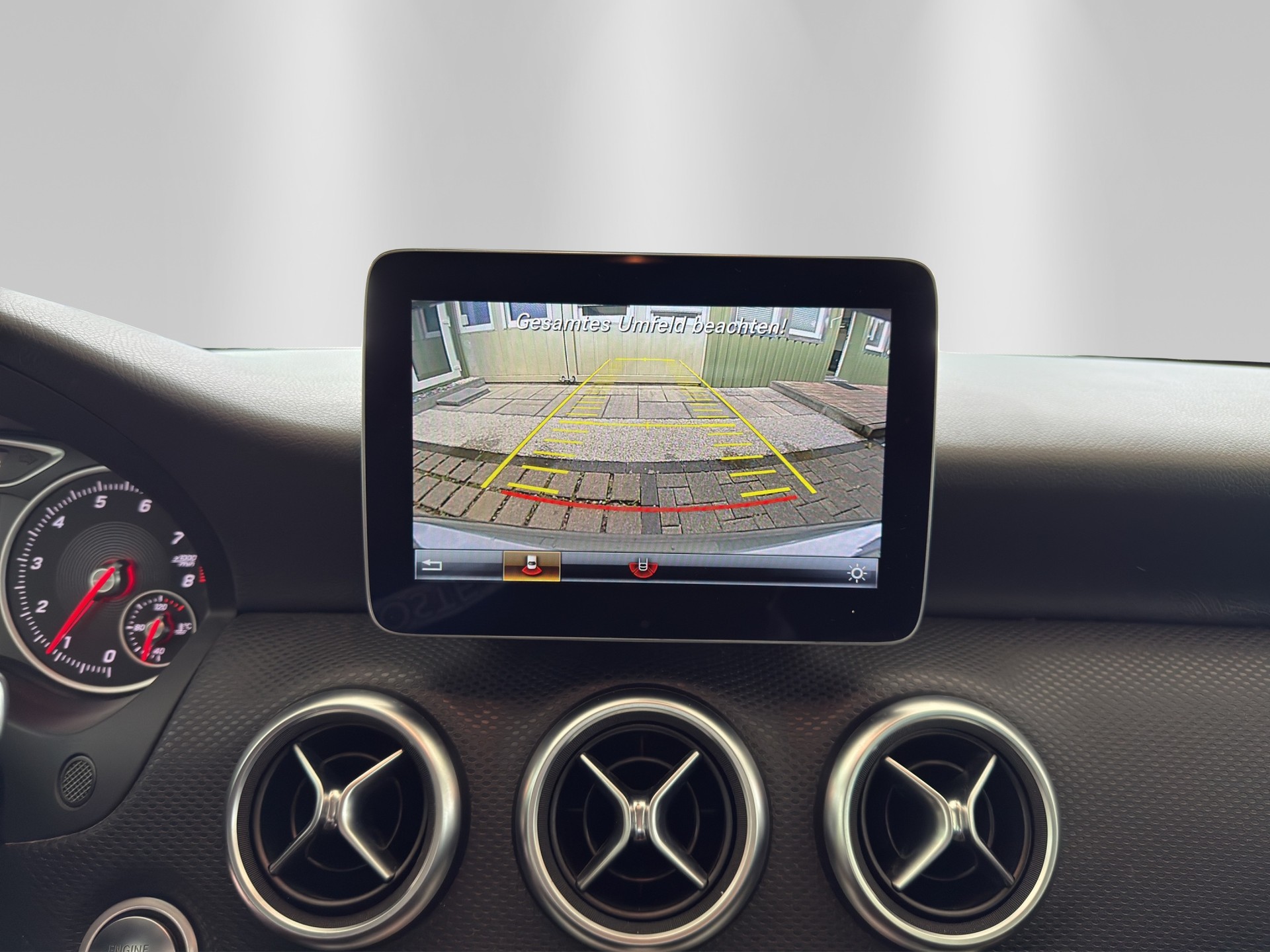 MERCEDES-BENZ A 200 Style 7G-DCT-image-12