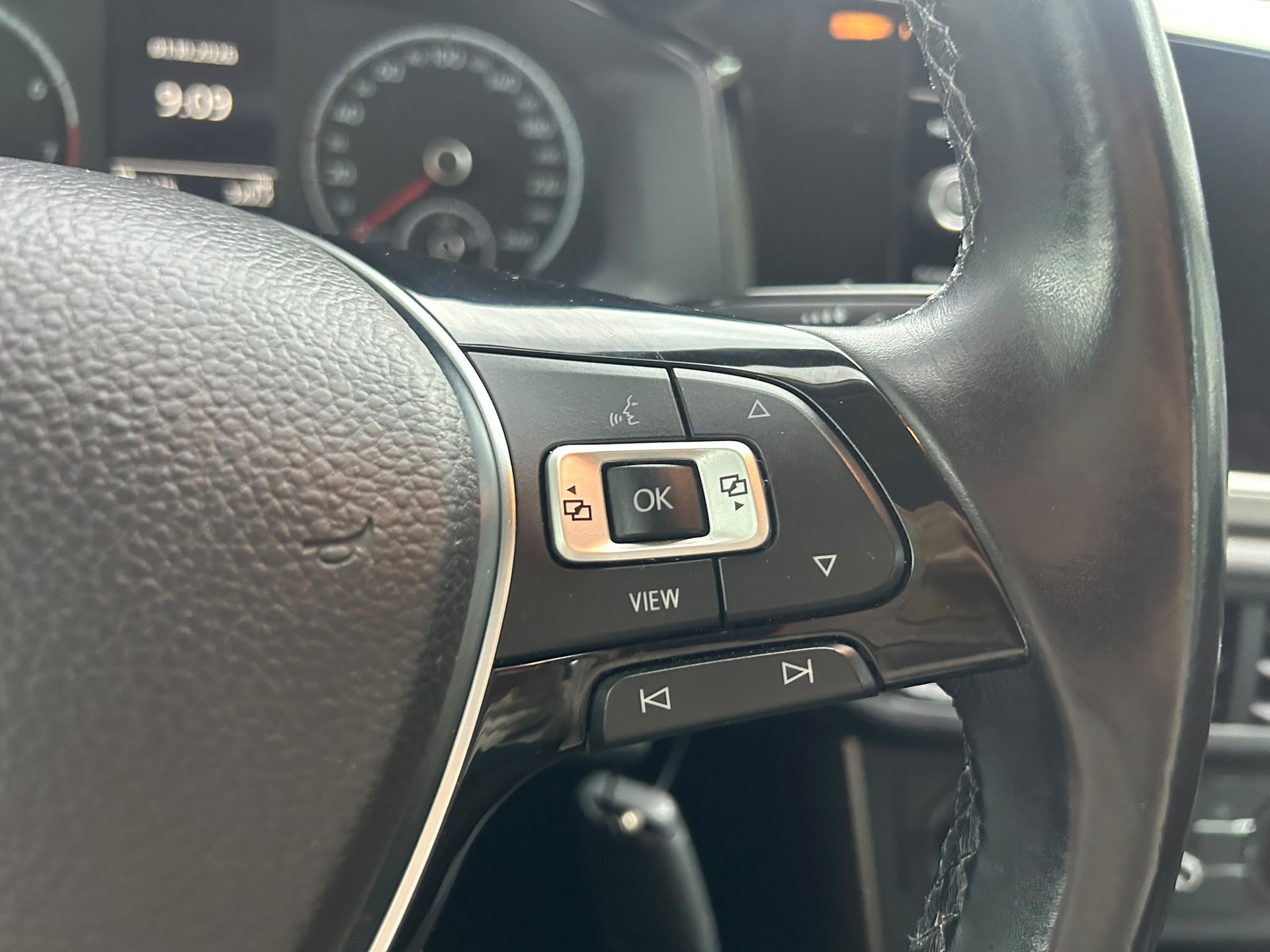 VW Polo 1.0 TSI BMT Trendline-image-10