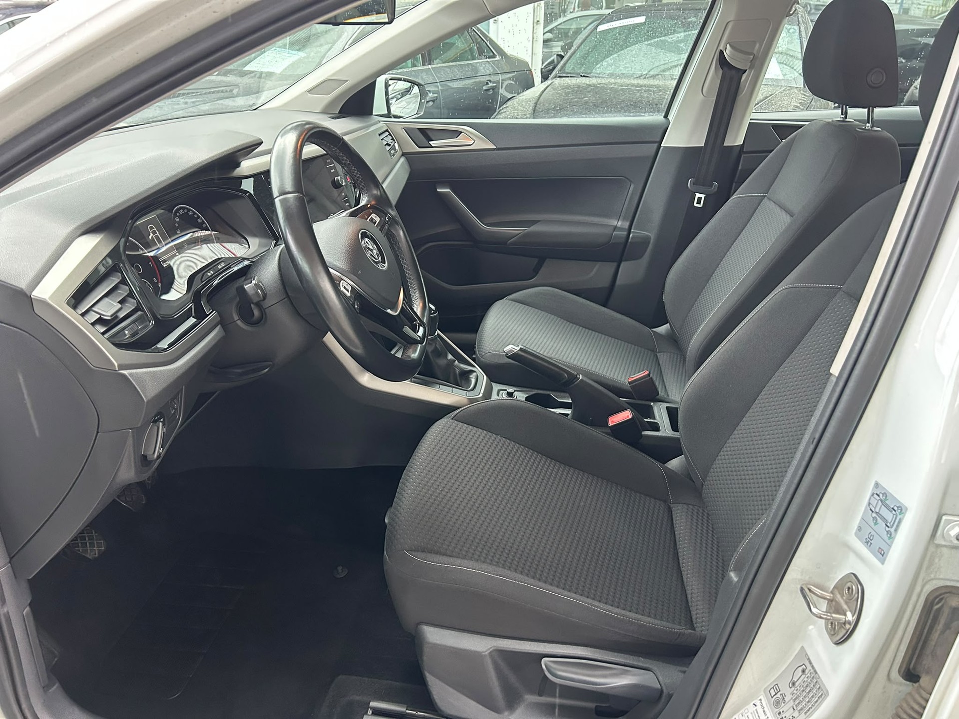 VW Polo 1.0 TSI BMT Trendline-image-7