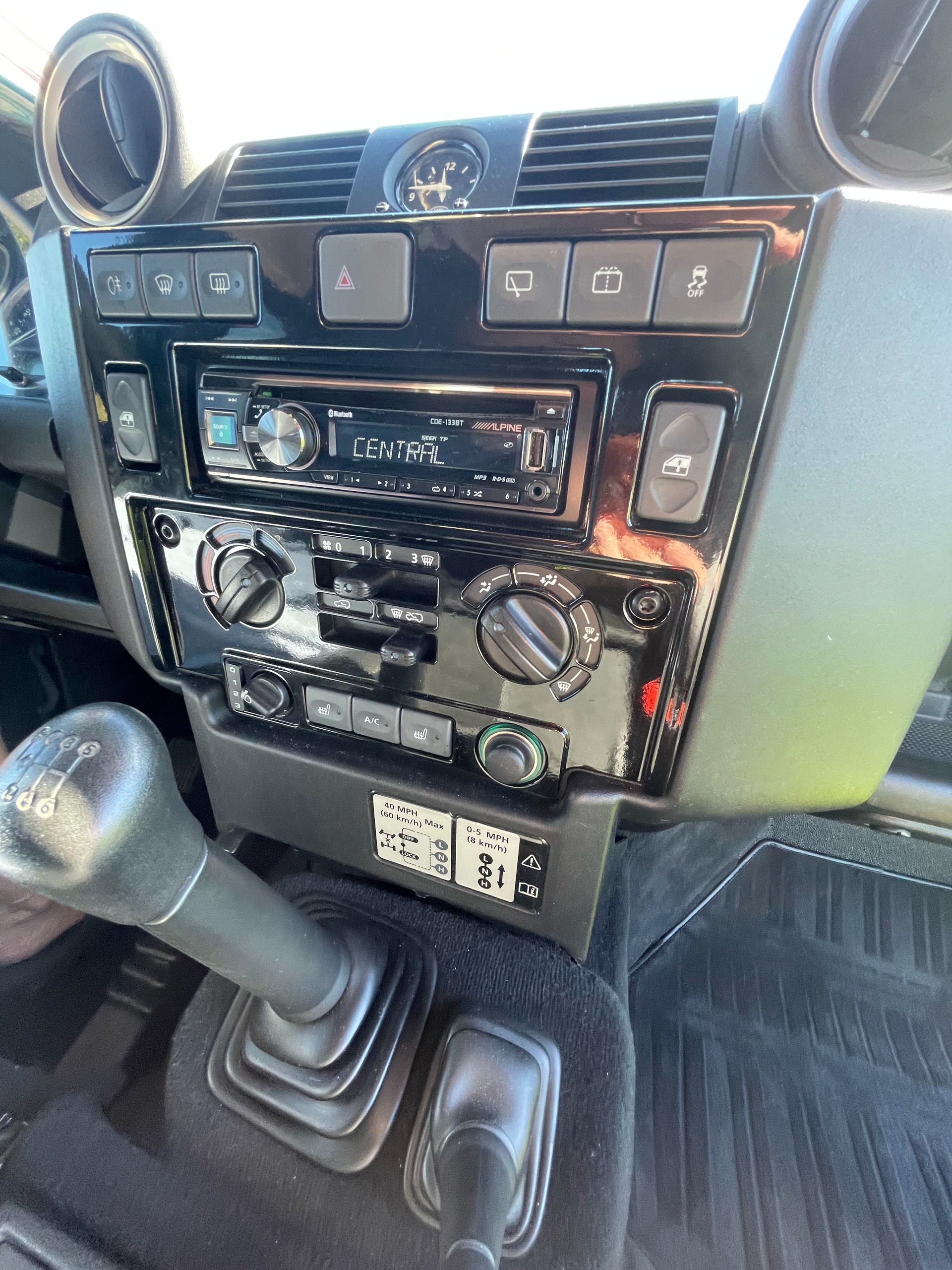 LAND ROVER 2.2 TD4-image-4