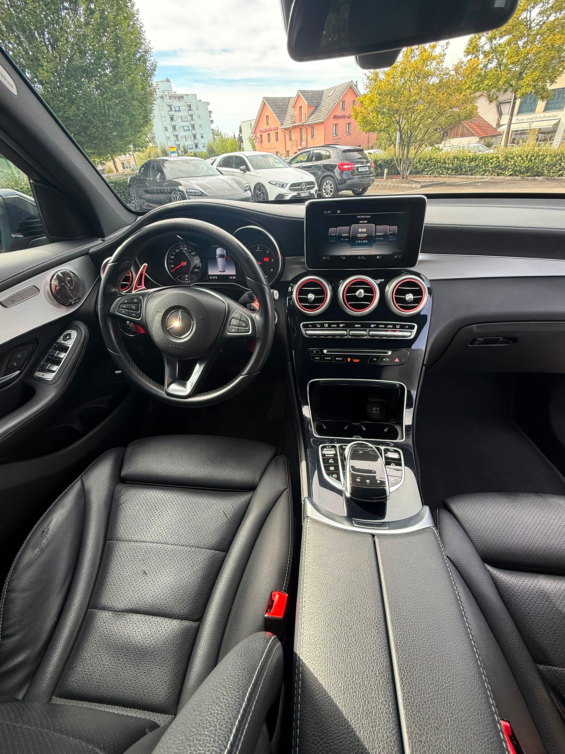 MERCEDES-BENZ GLC 220 d AMG Line 4Matic 9G-Tronic-image-8