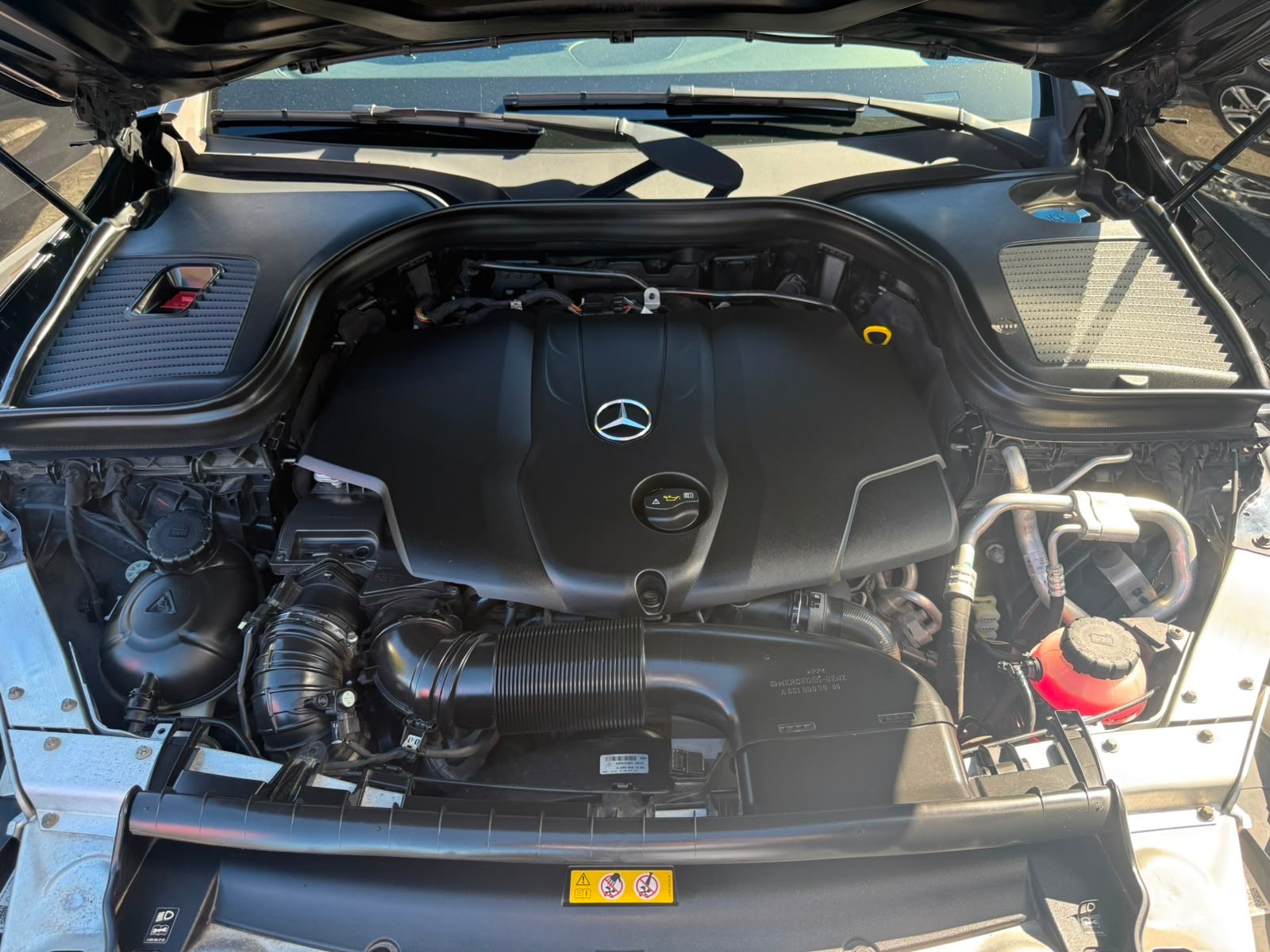 MERCEDES-BENZ GLC 220 d AMG Line 4Matic 9G-Tronic-image-14