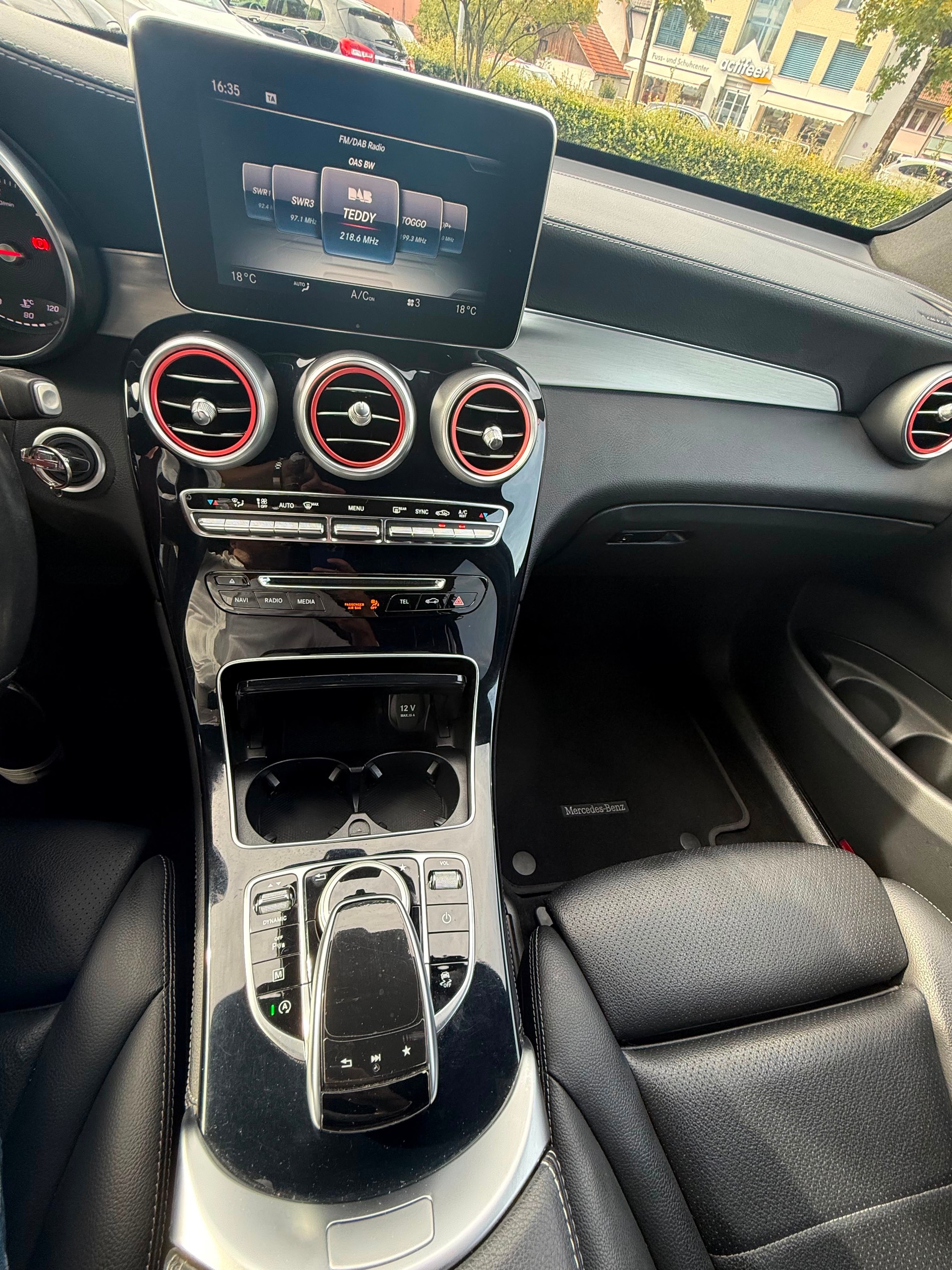 MERCEDES-BENZ GLC 220 d AMG Line 4Matic 9G-Tronic-image-1