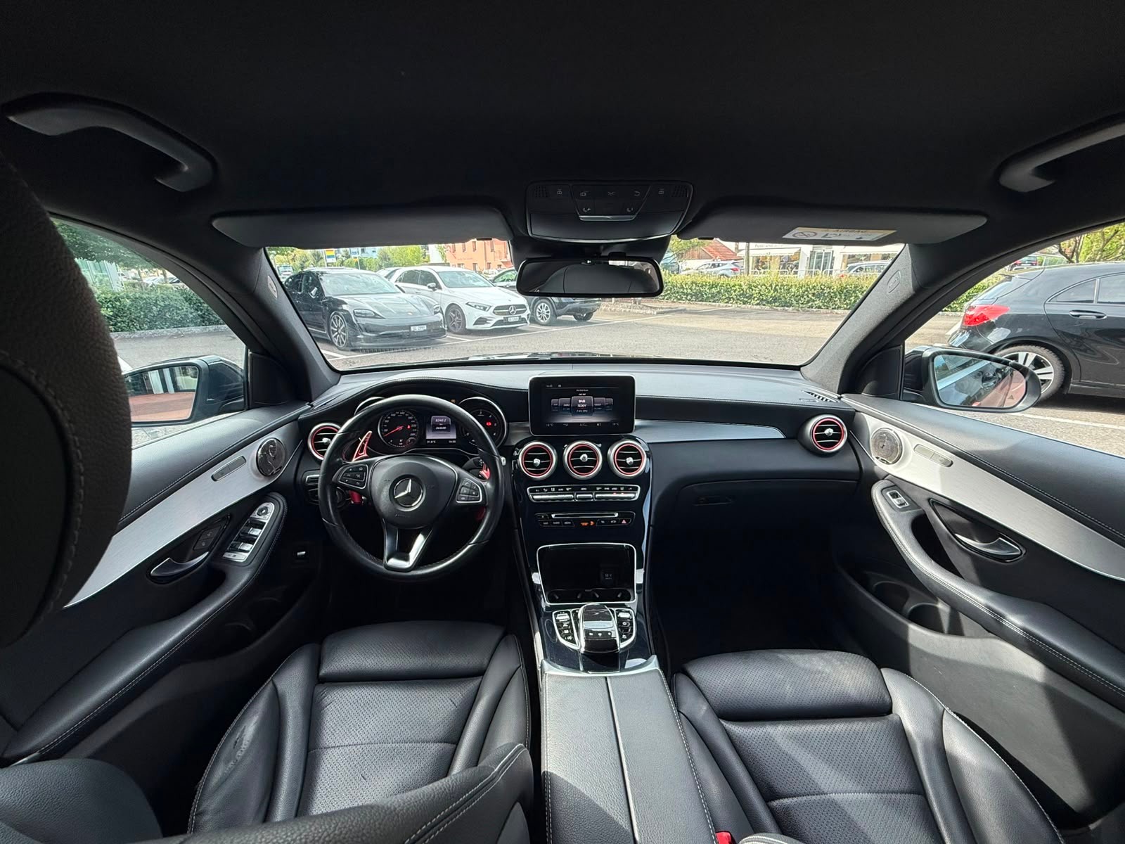 MERCEDES-BENZ GLC 220 d AMG Line 4Matic 9G-Tronic-image-12