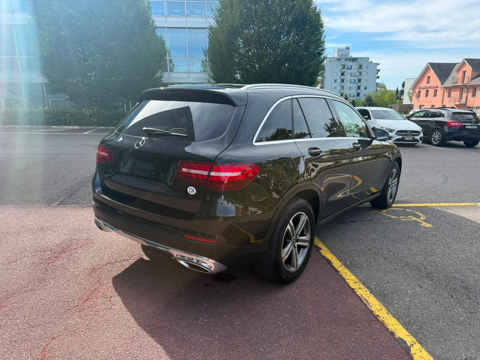 MERCEDES-BENZ GLC 220 d AMG Line 4Matic 9G-Tronic-image-13