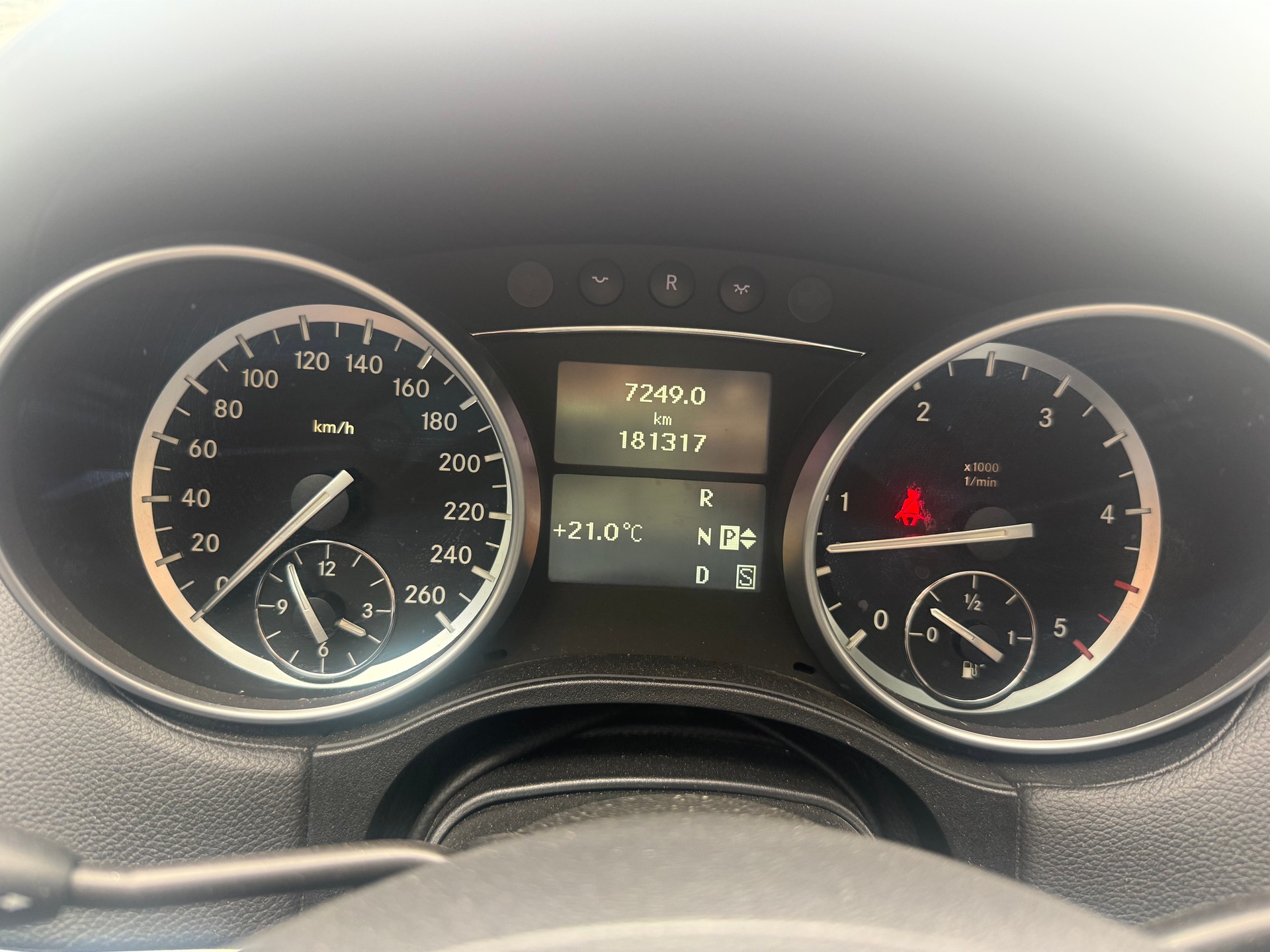 MERCEDES-BENZ GL 350 BlueTEC 4Matic 7G-TRONIC-image-5
