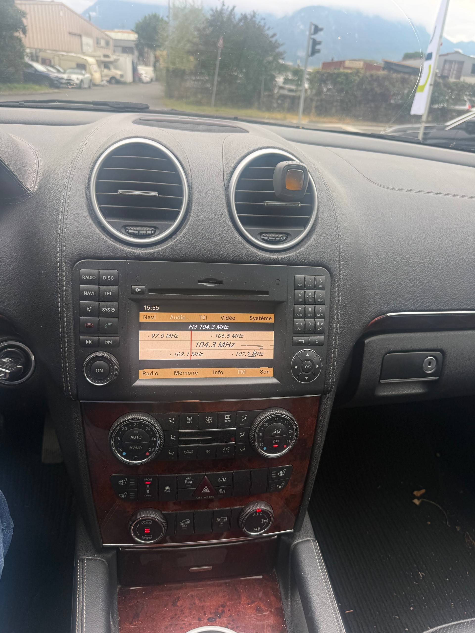 MERCEDES-BENZ GL 350 BlueTEC 4Matic 7G-TRONIC-image-6