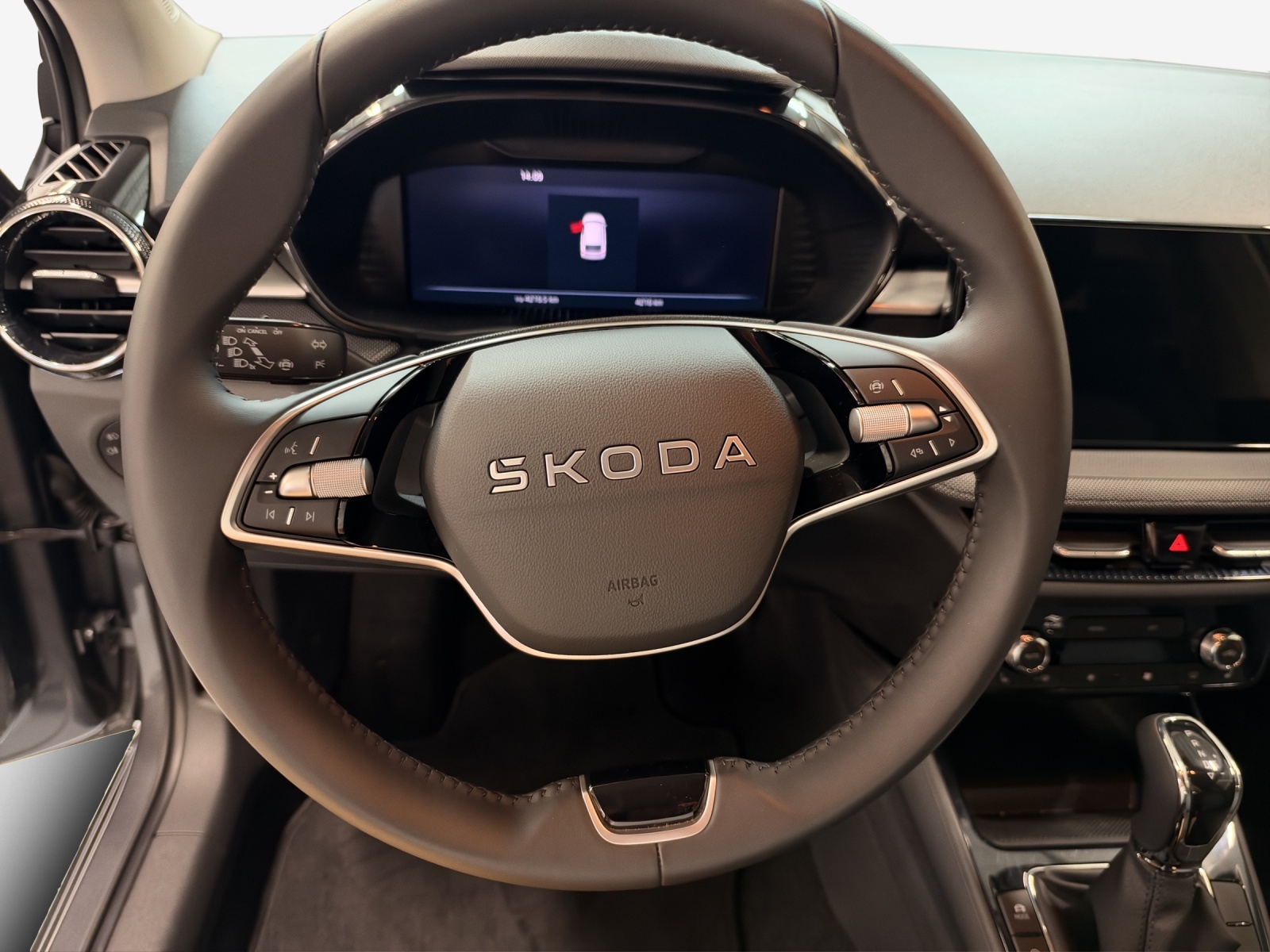 SKODA Fabia 1.0 TSI Dynamic DSG-image-9