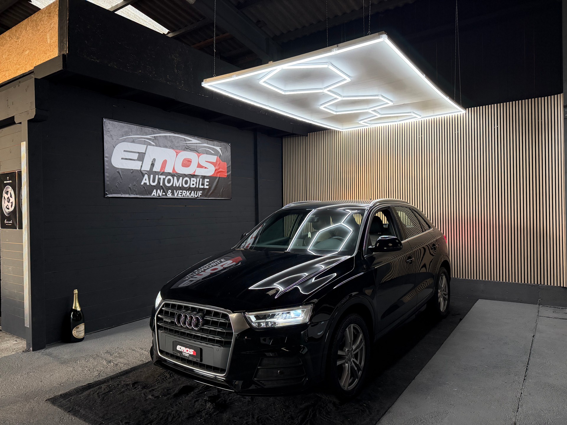 AUDI Q3 2.0 TDI quattro S-tronic-image-0