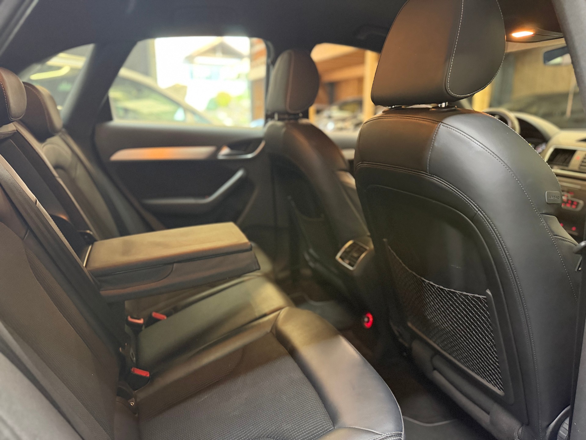 AUDI Q3 2.0 TDI quattro S-tronic-image-9
