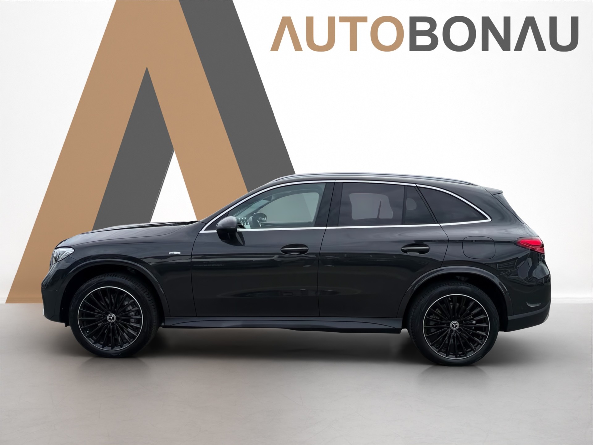 MERCEDES-BENZ GLC 300 e 4MATIC AMG Line AHK Memory Winter-Paket 20 Zoll-showroom-element-1