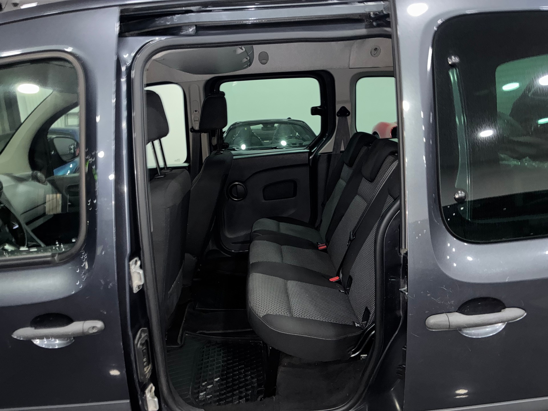 MERCEDES-BENZ Citan Tourer 111 CDI L 5-Plätzer/5 places-image-11