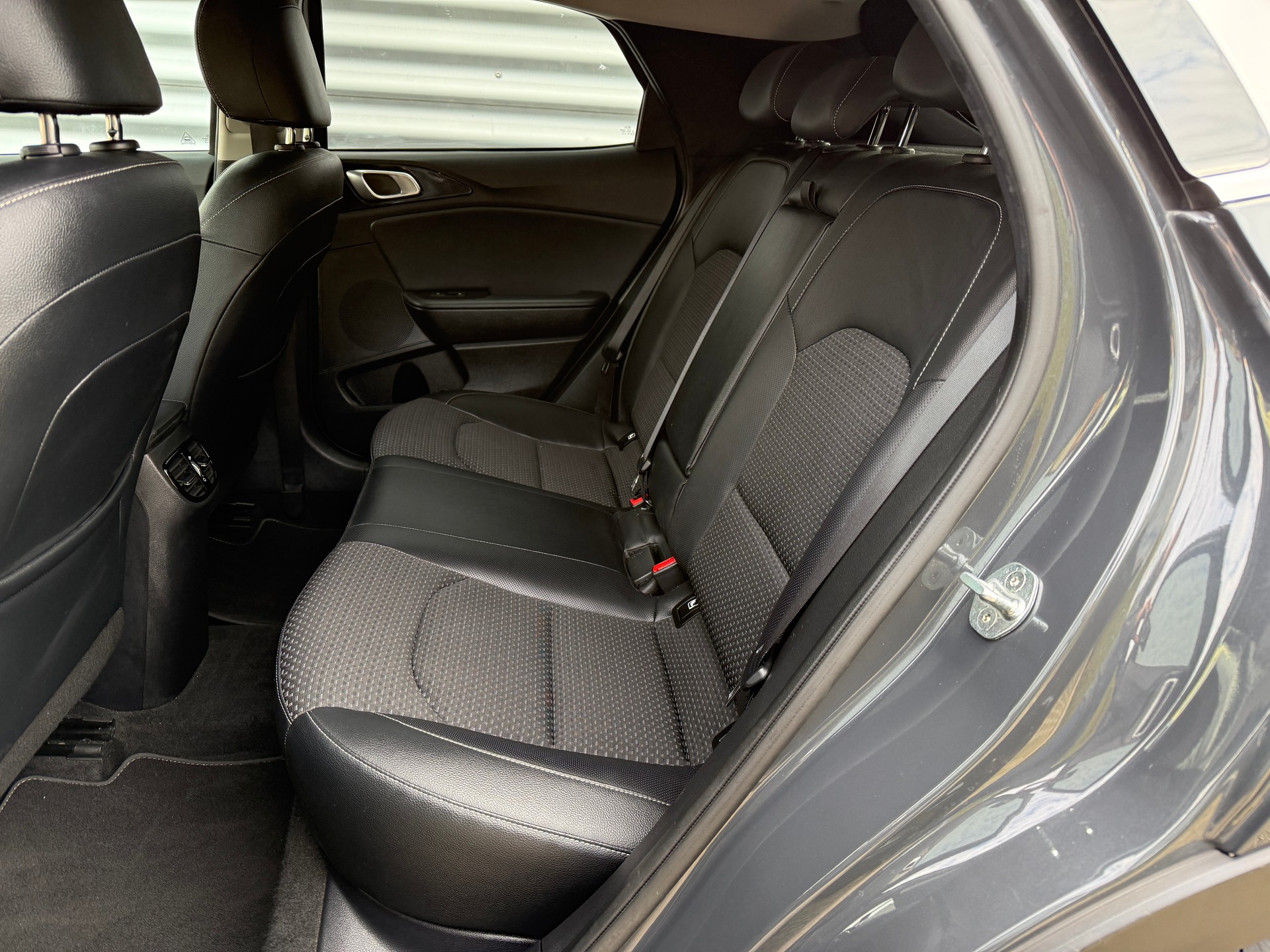 KIA XCeed 1.4 T-GDi Style DCT-image-4