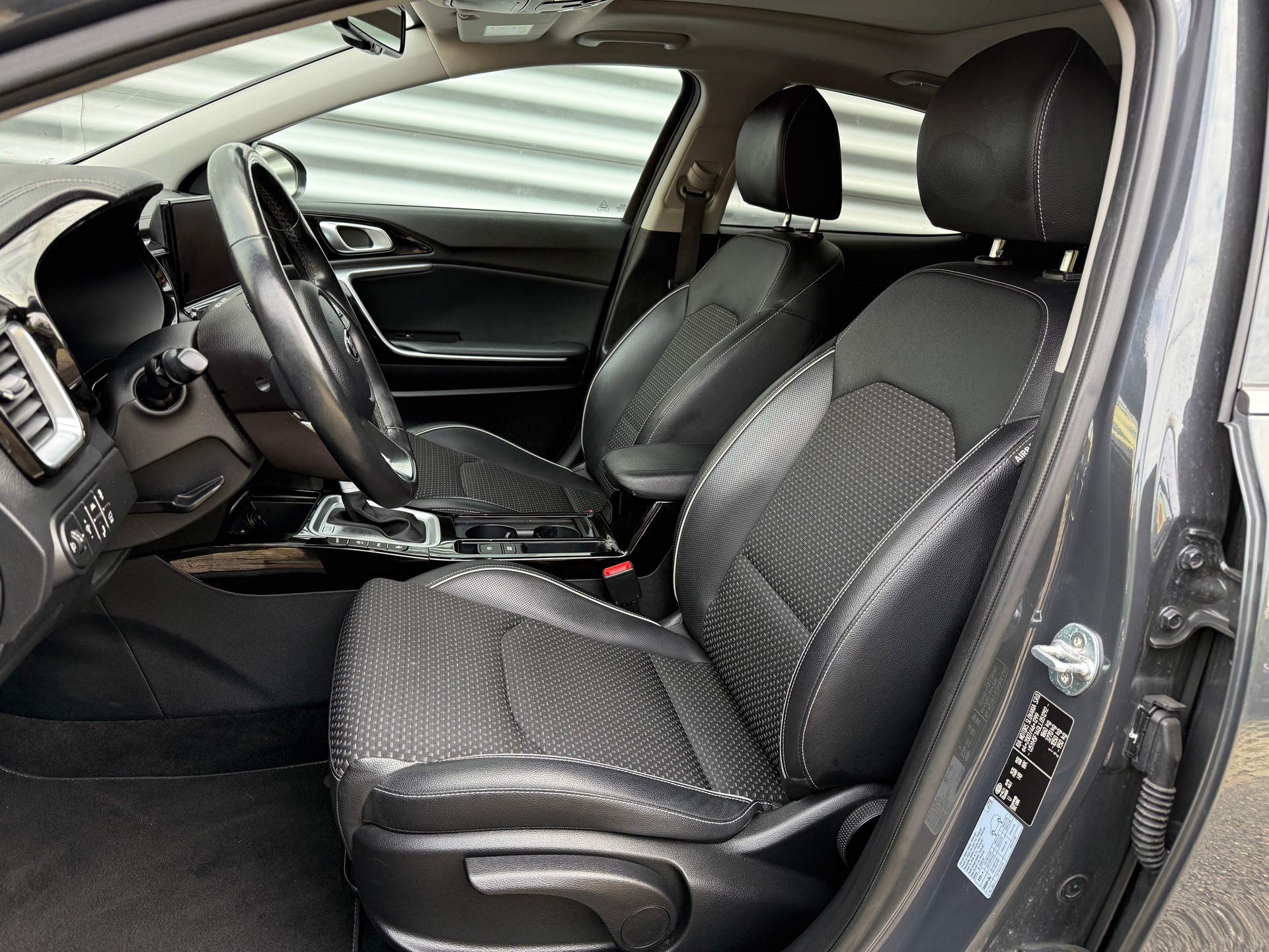 KIA XCeed 1.4 T-GDi Style DCT-image-3